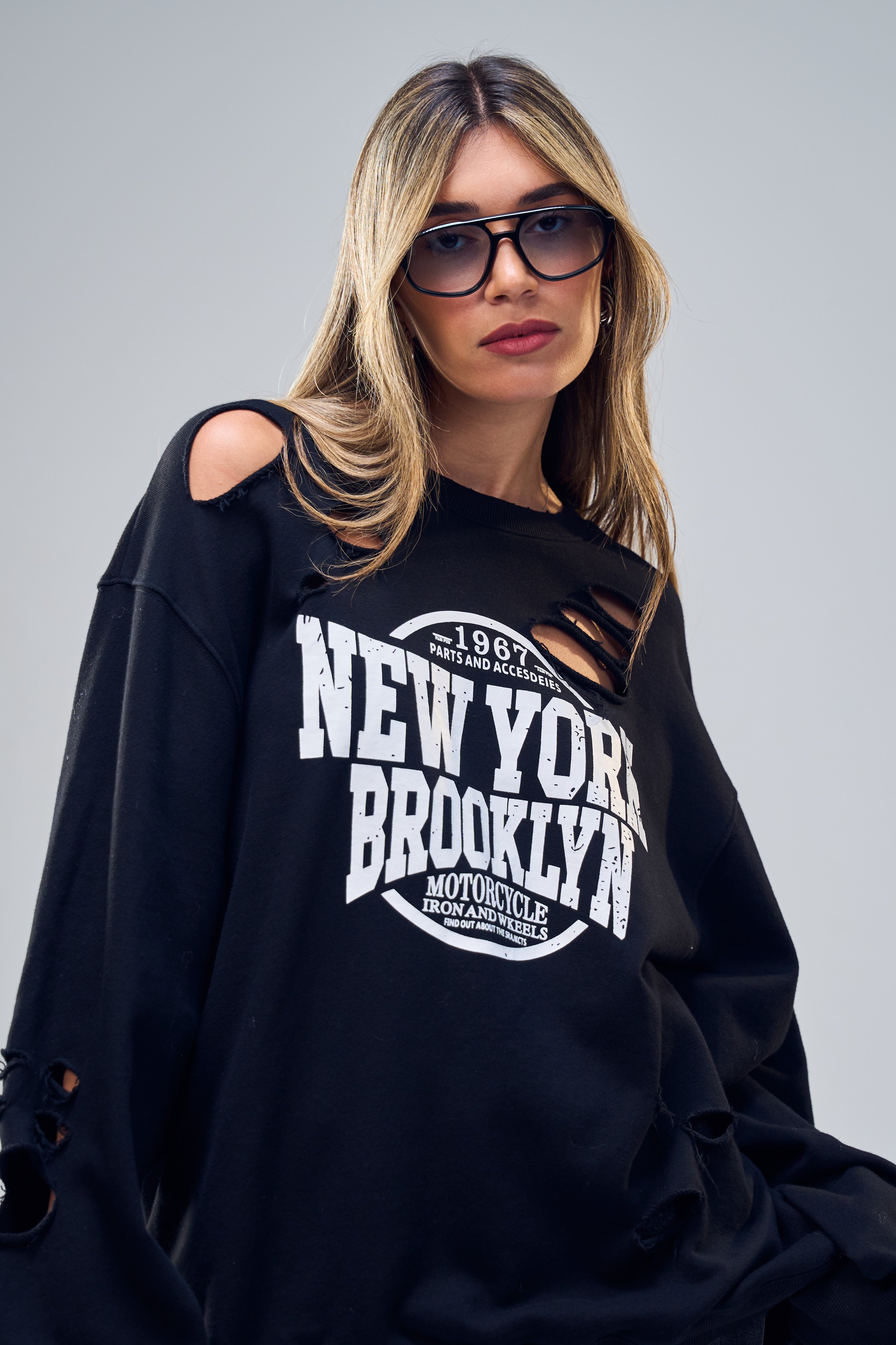 סווצר בל שחור