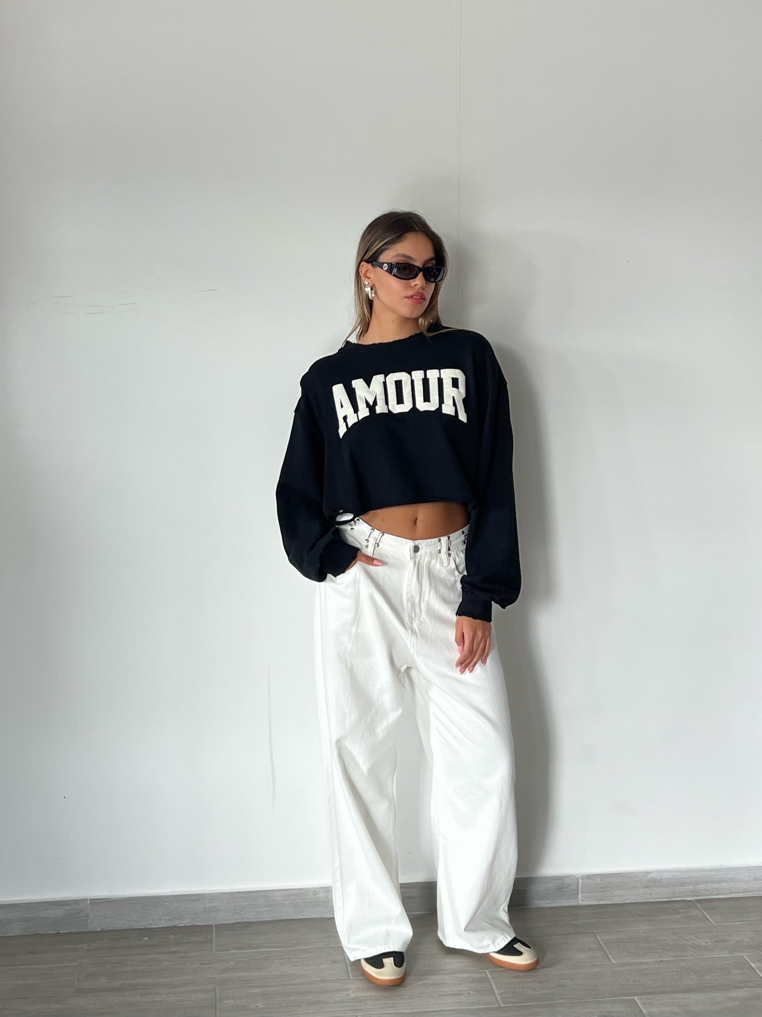 סווצר מנור שחור