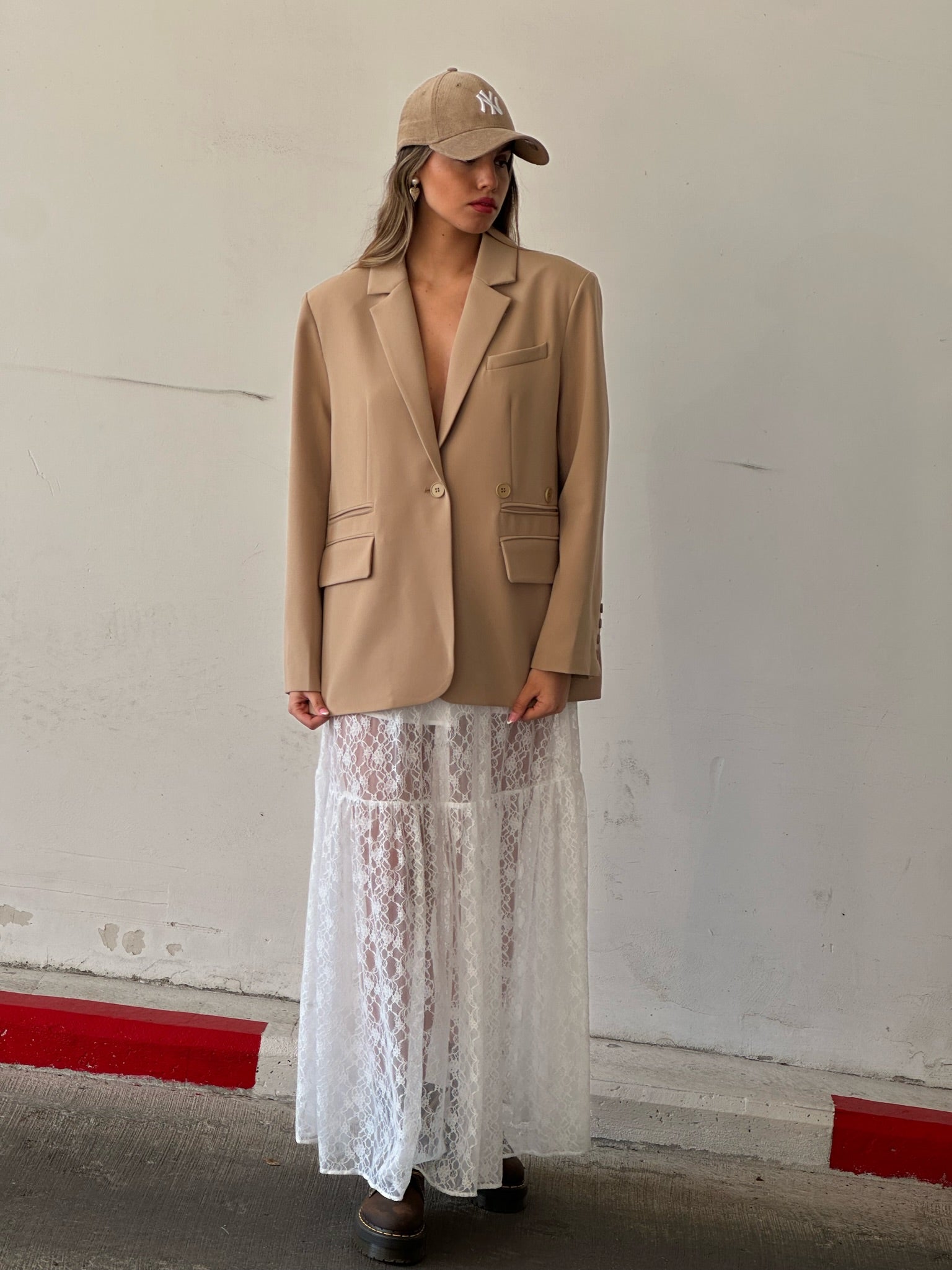 חצאית סאם לבן