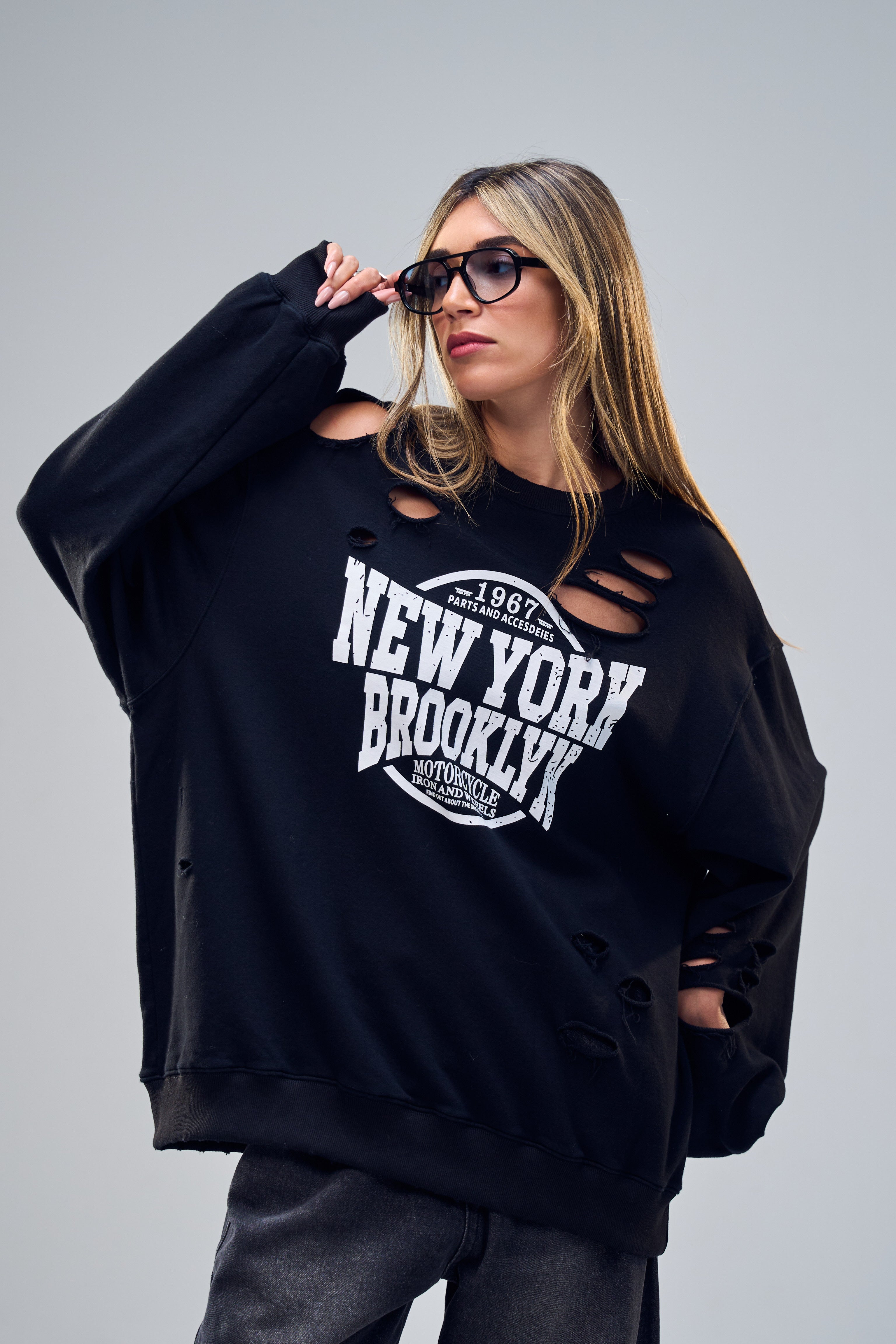 סווצר בל שחור