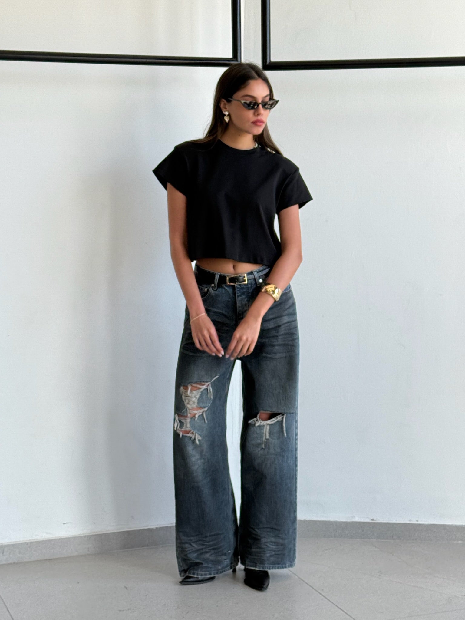 חולצת בילי שחור