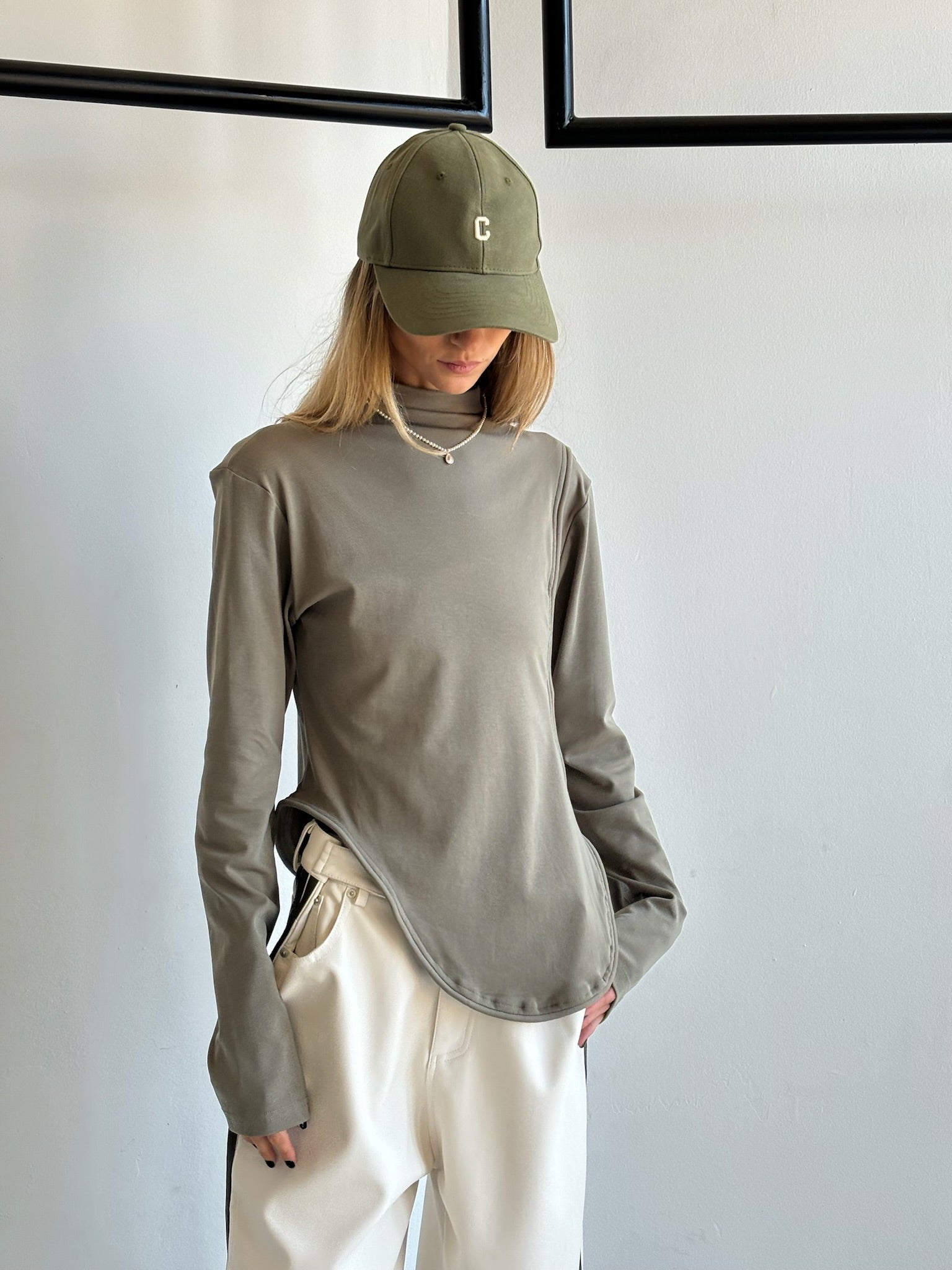 חולצת אביאור זית