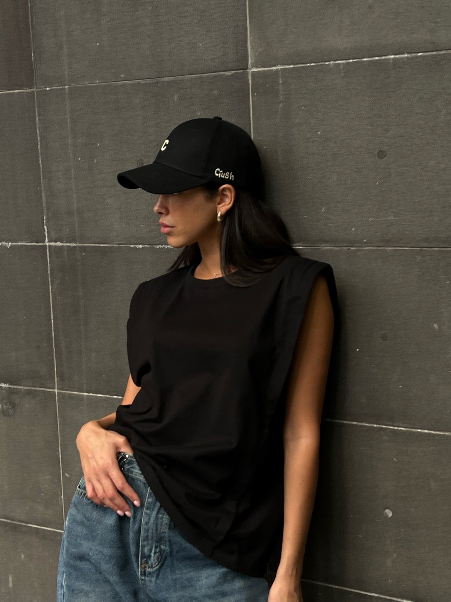 חולצת אור שחור