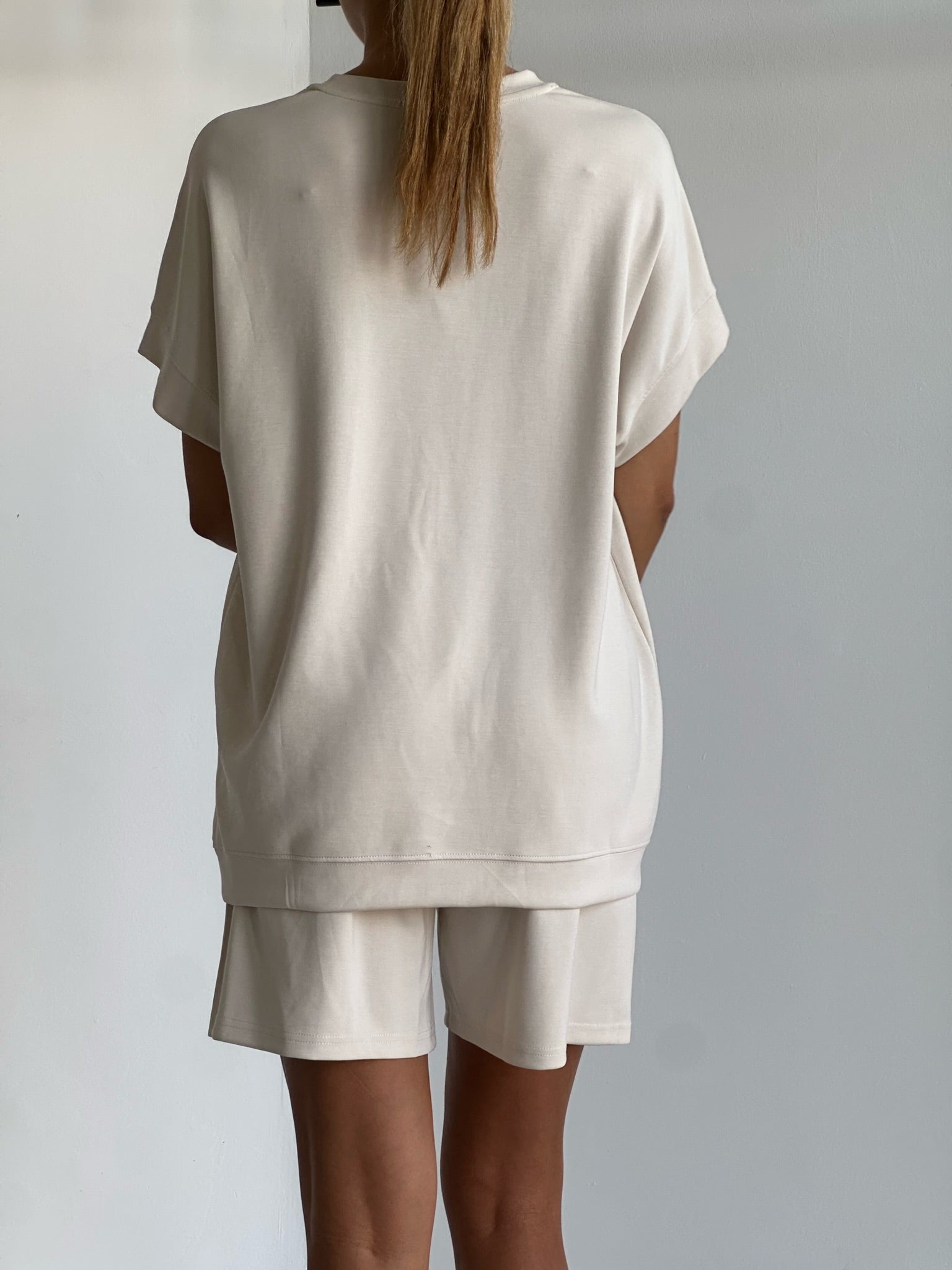 חליפת רונה שמנת