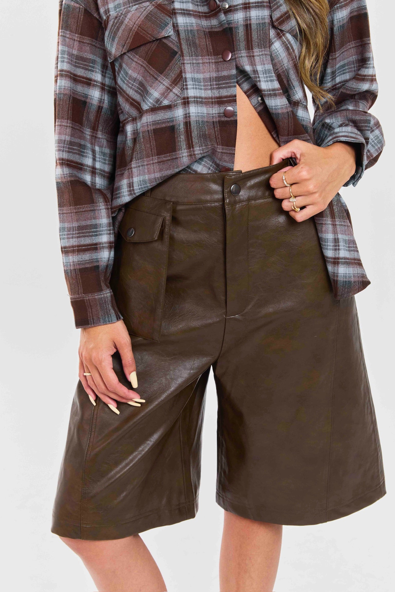 מכנס סאני דמוי עור חום