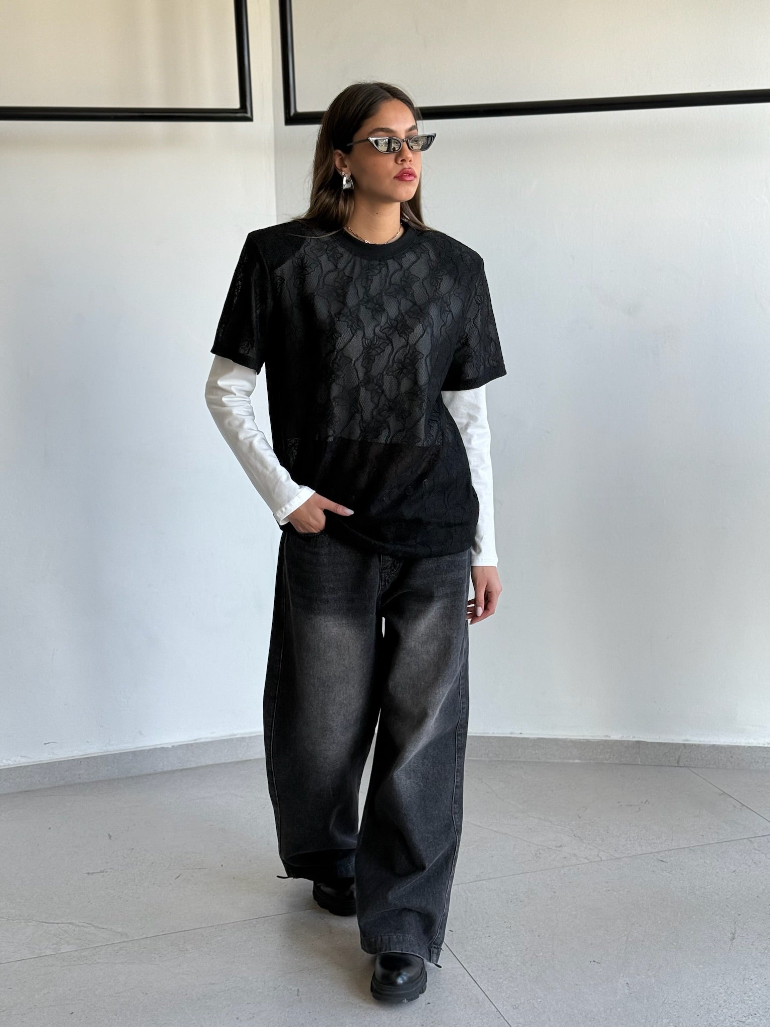 חולצת לירי תחרה שחור