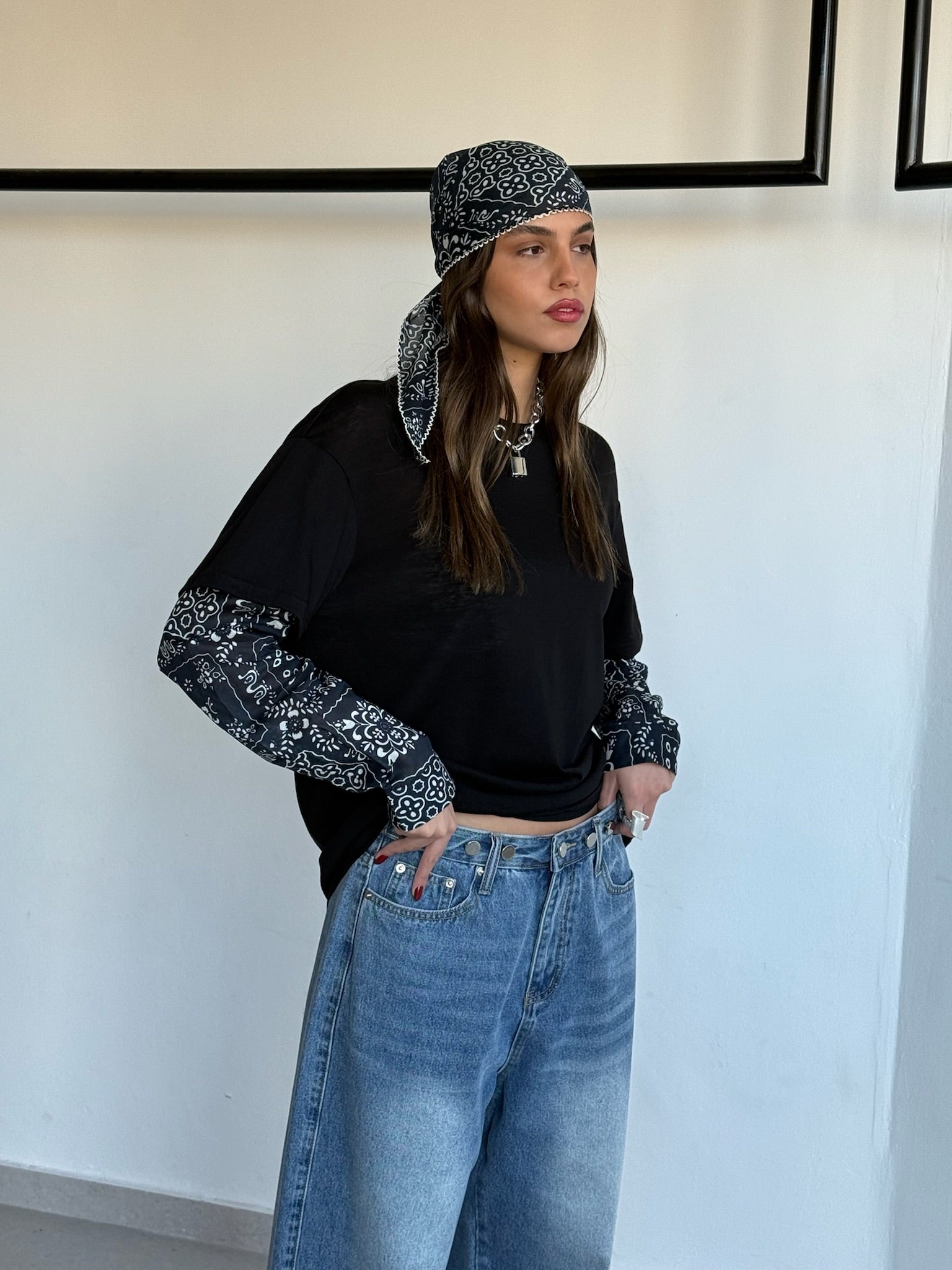 חולצת לואיז שחור כחול