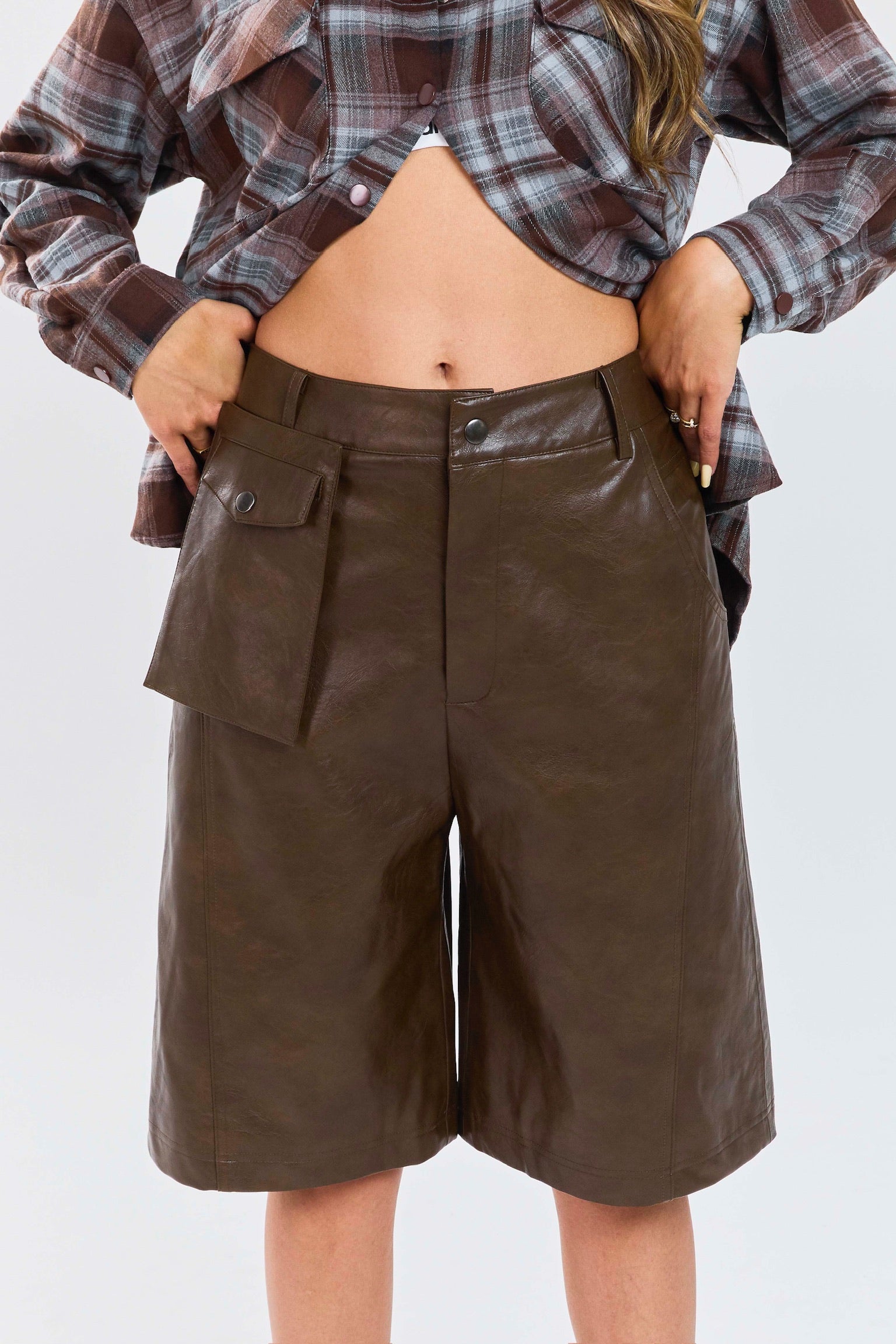 מכנס סאני דמוי עור חום