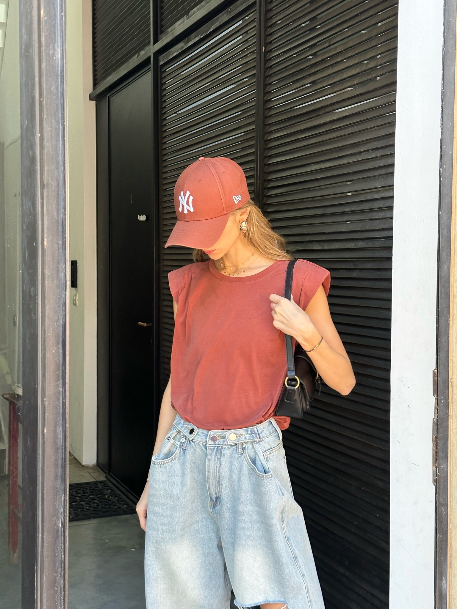 חולצת ניב בריק