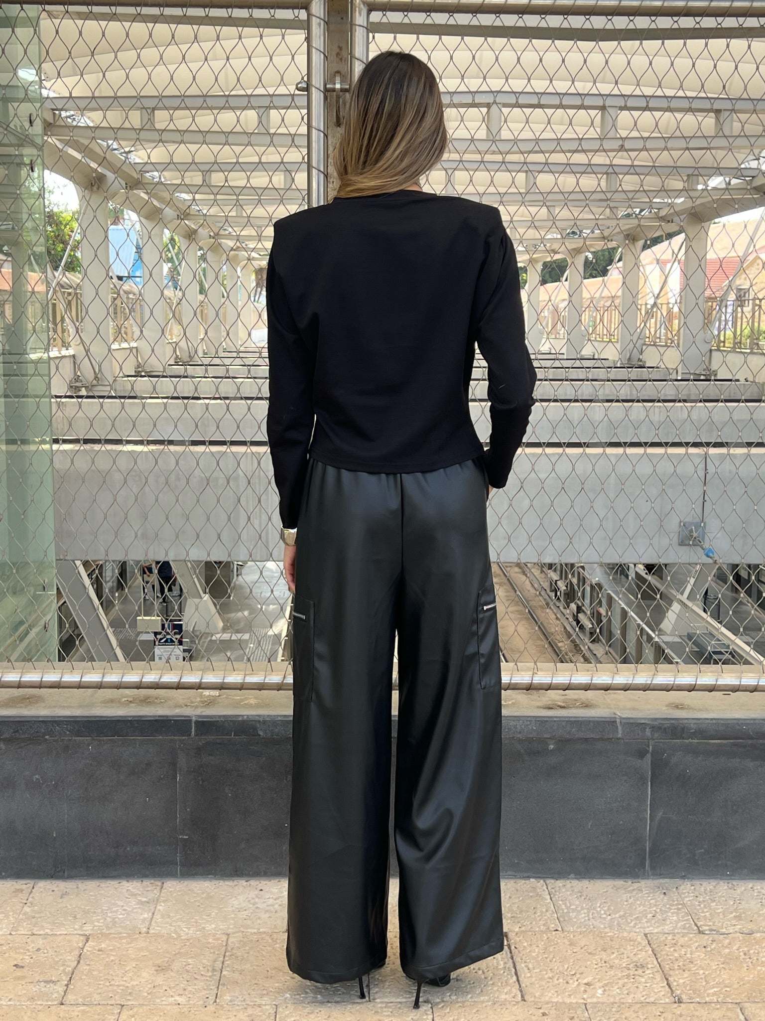 מכנס יהלי דמוי עור שחור