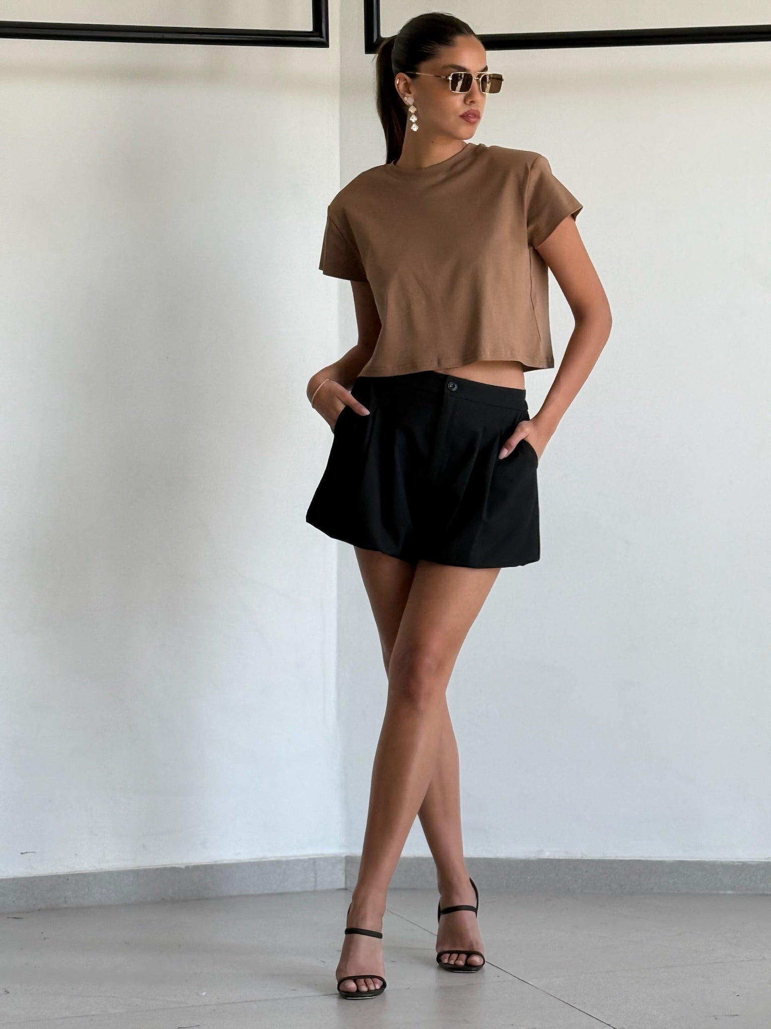 חולצת בילי חום