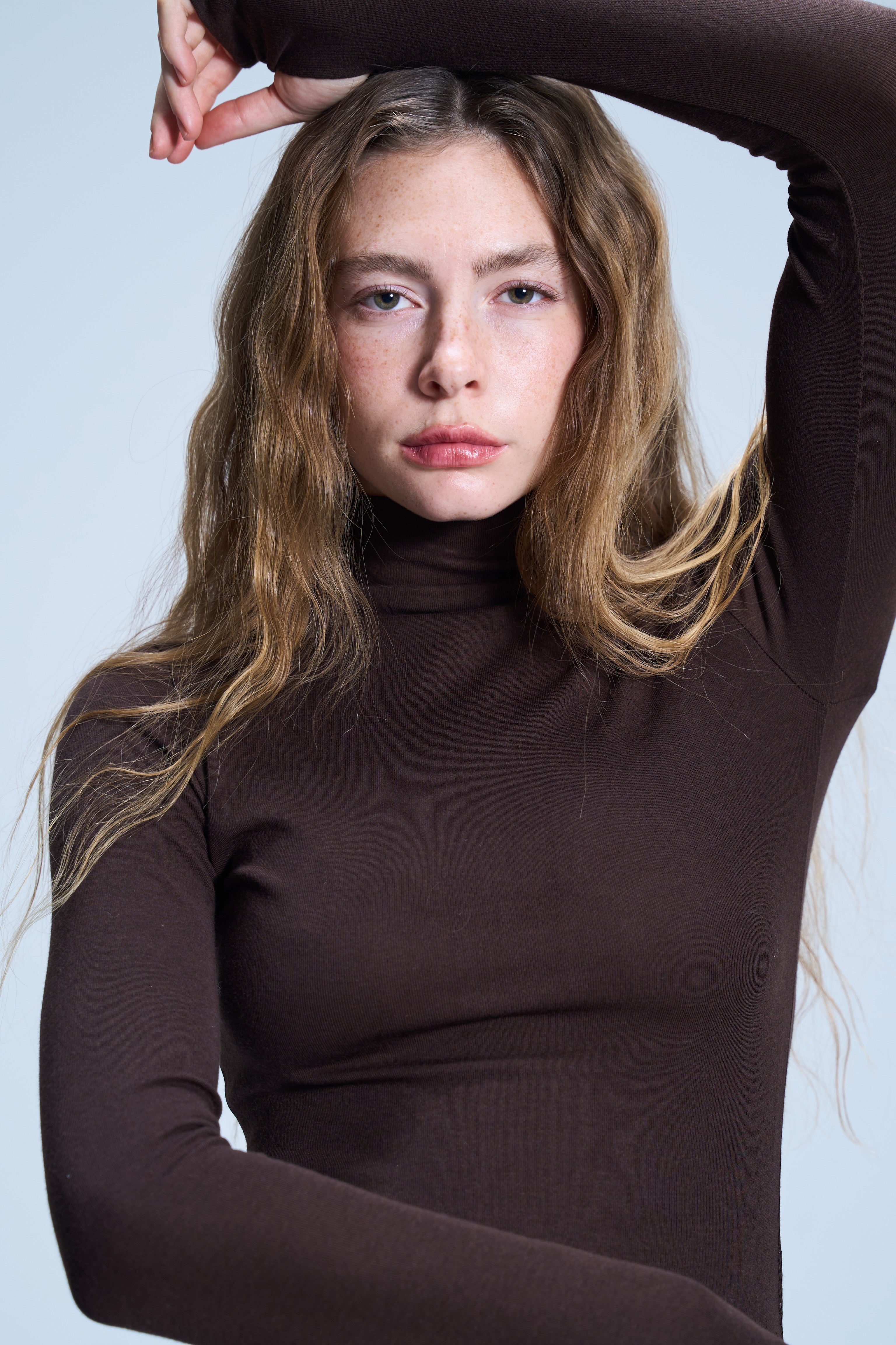 חולצת גולף טוני חום