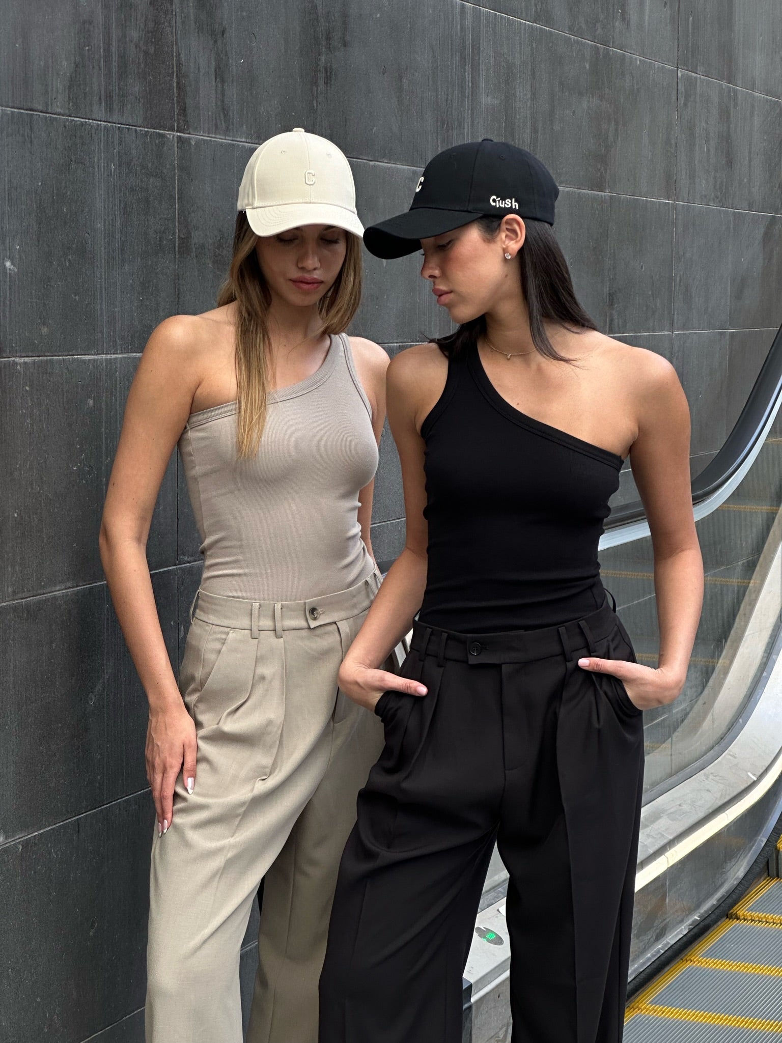 גופיית אביב שחור