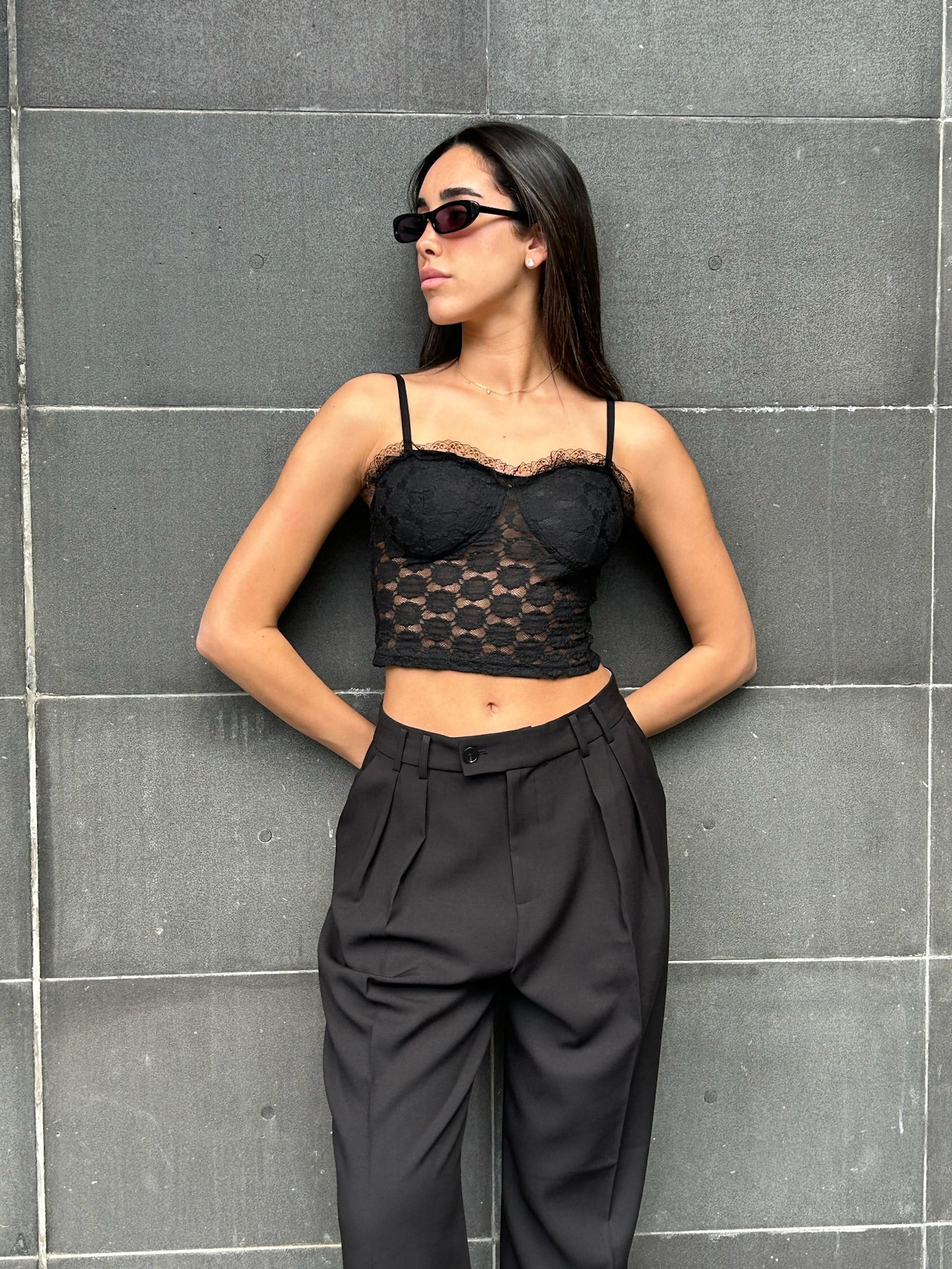 טופ תחרה לירי