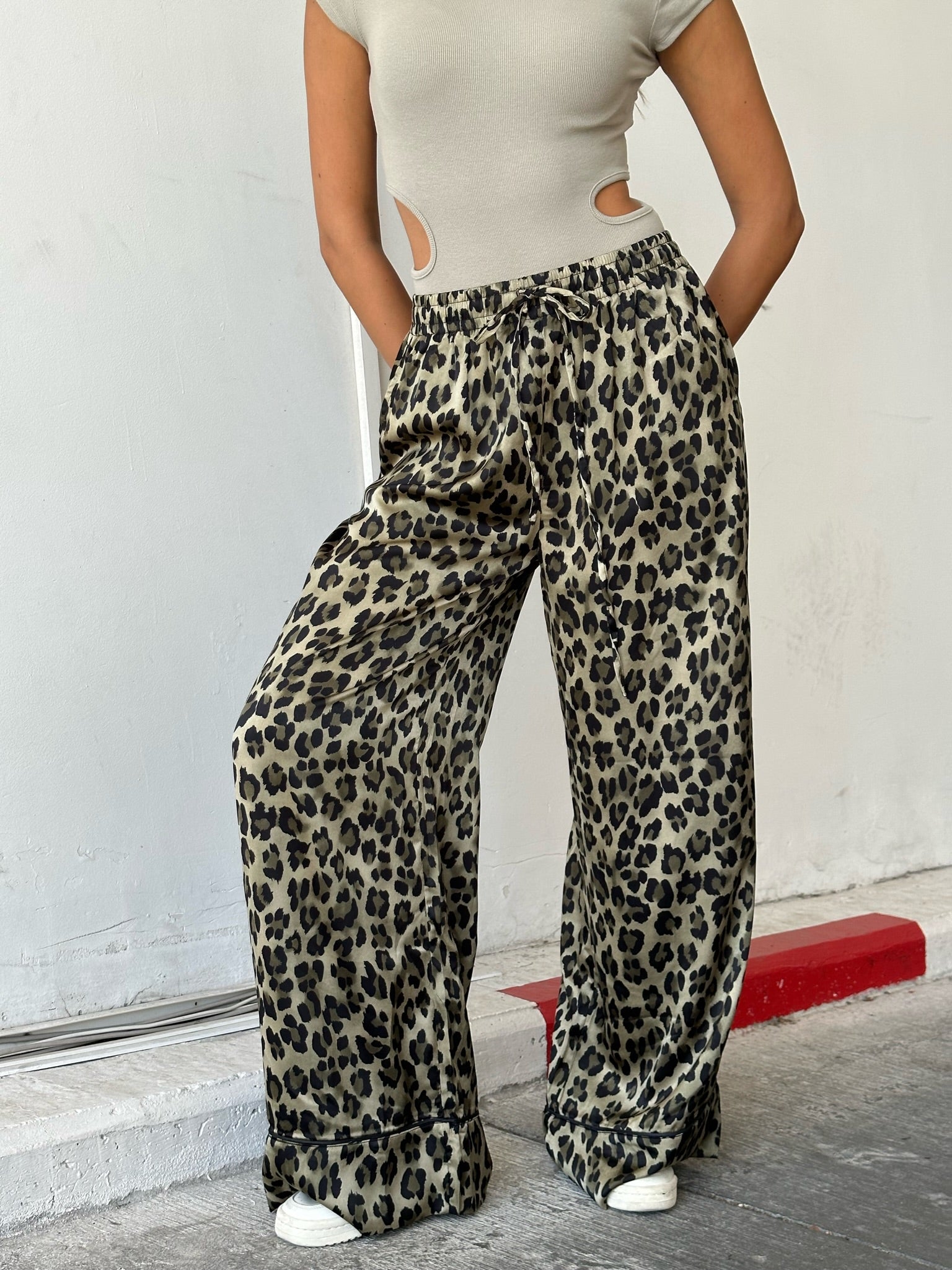 מכנס קארינה זית