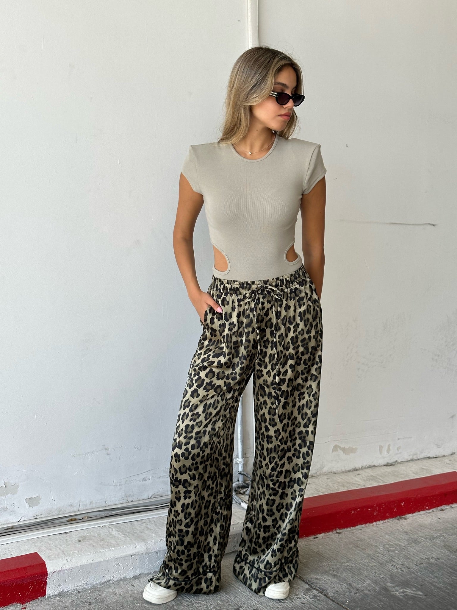 מכנס קארינה זית