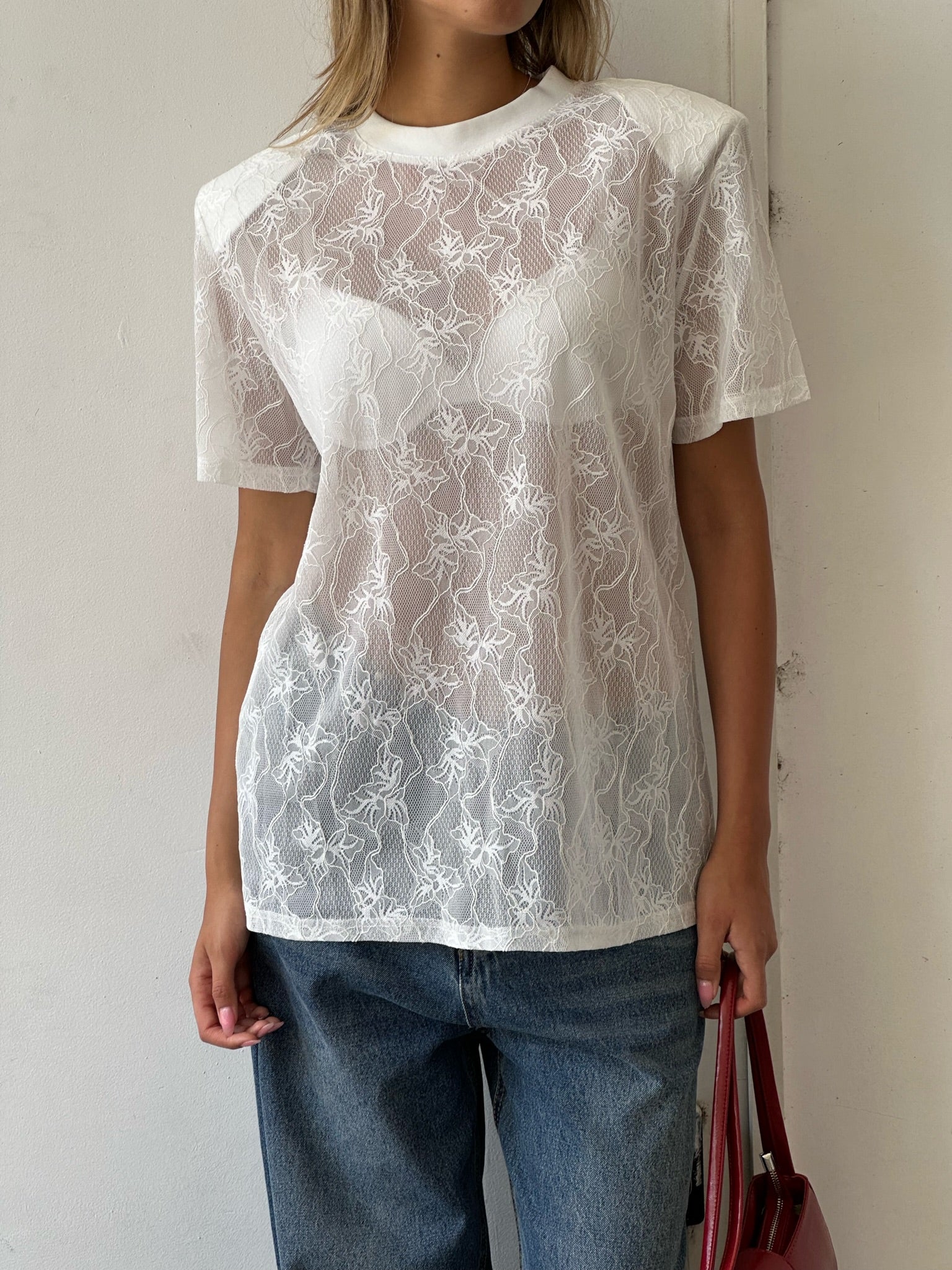 חולצת לירי תחרה לבן