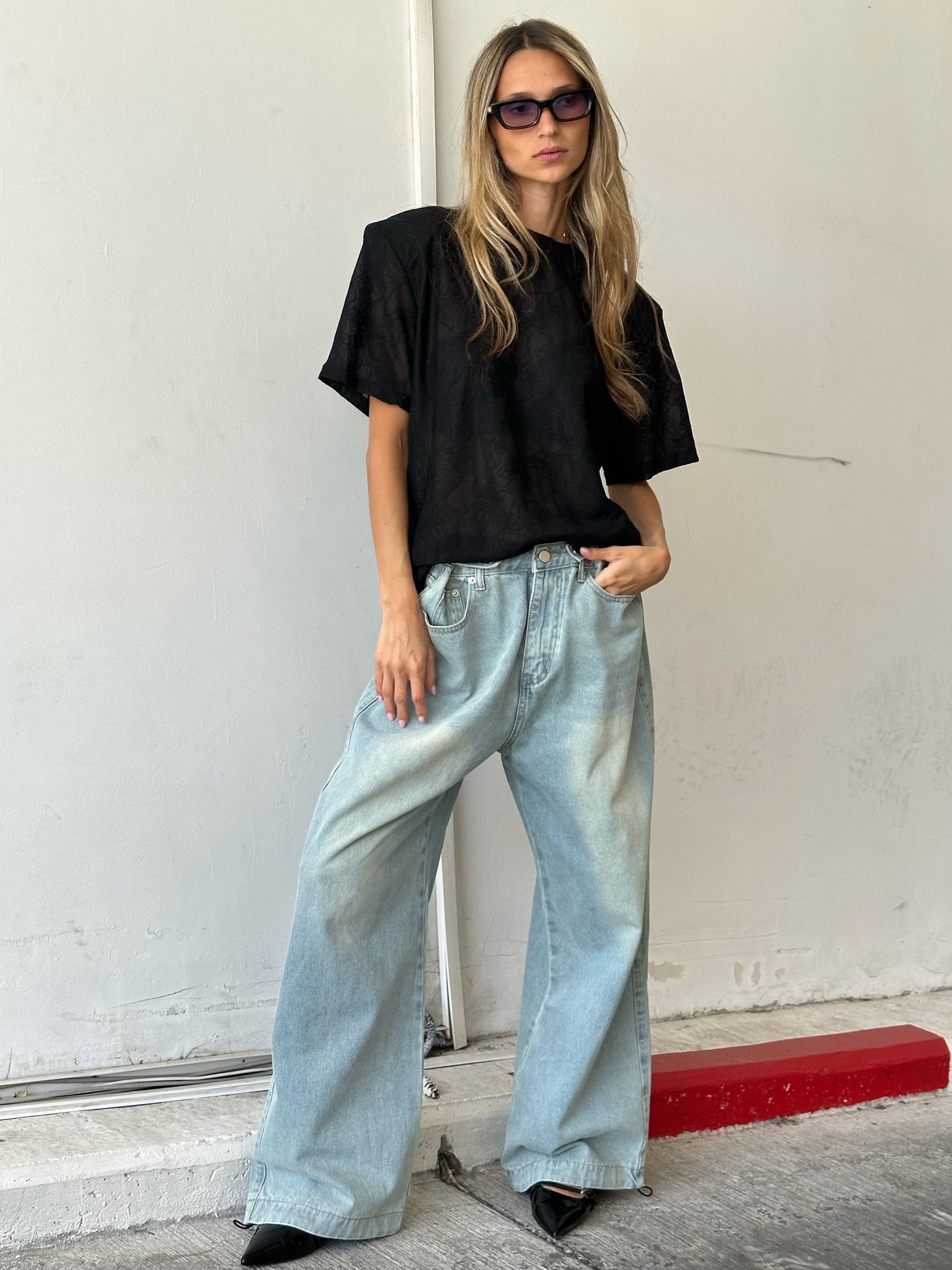 חולצת לירי תחרה שחור