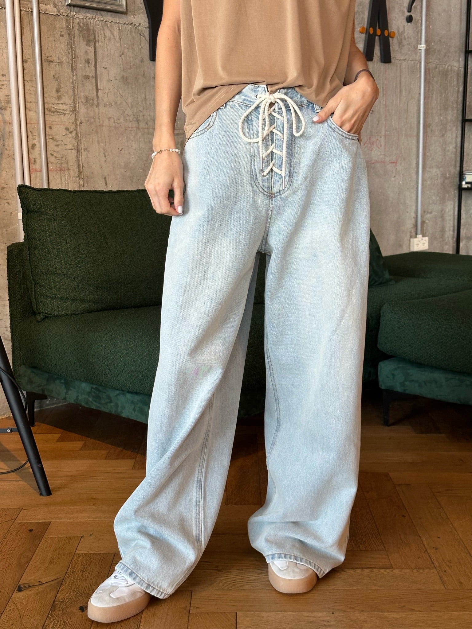 ג׳ינס שיר תכלת