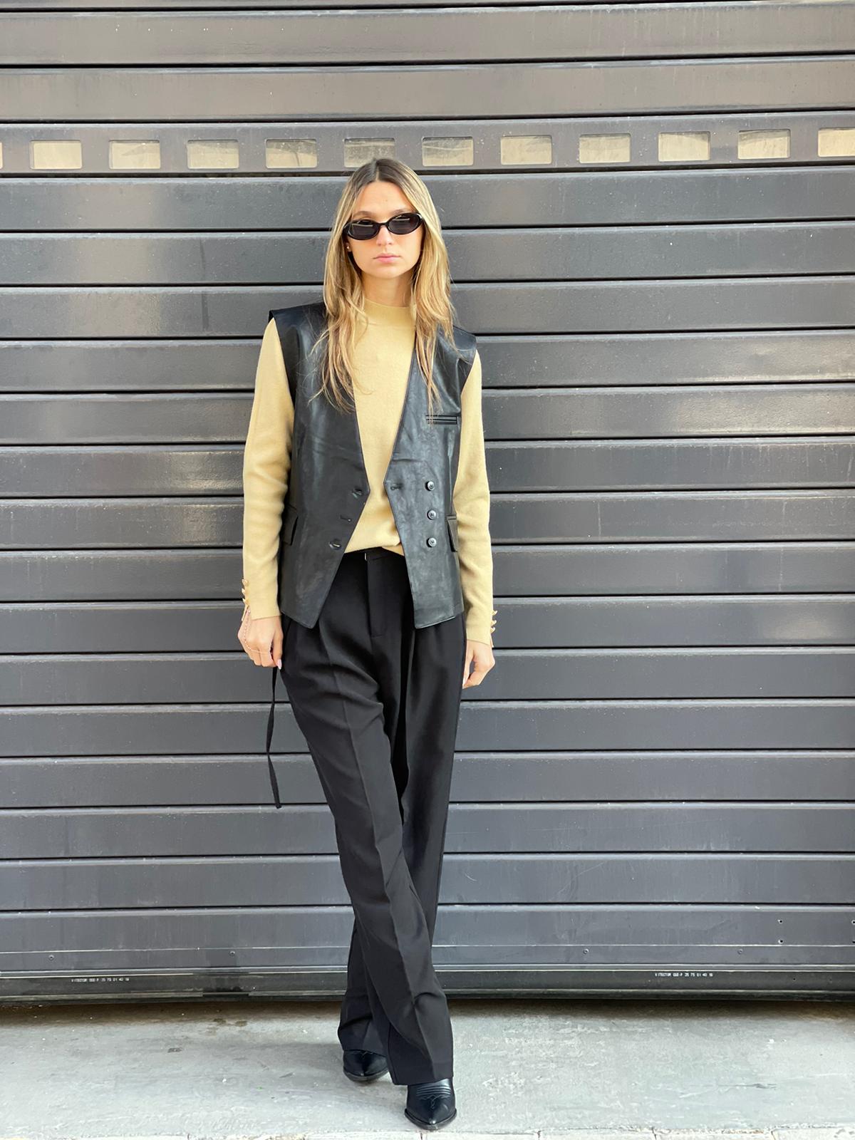 וסט דמוי עור זיו