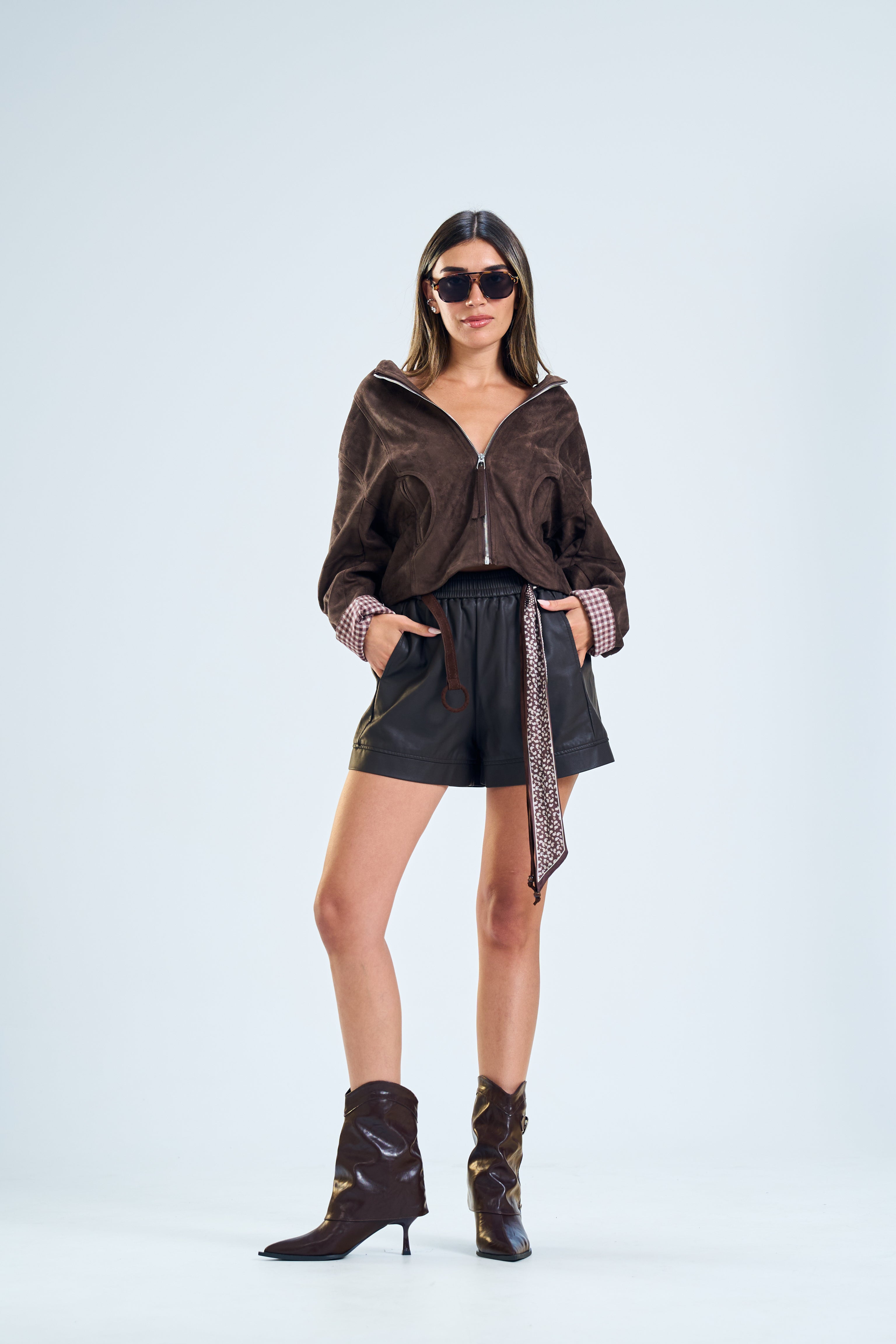 מכנס איב דמוי עור חום