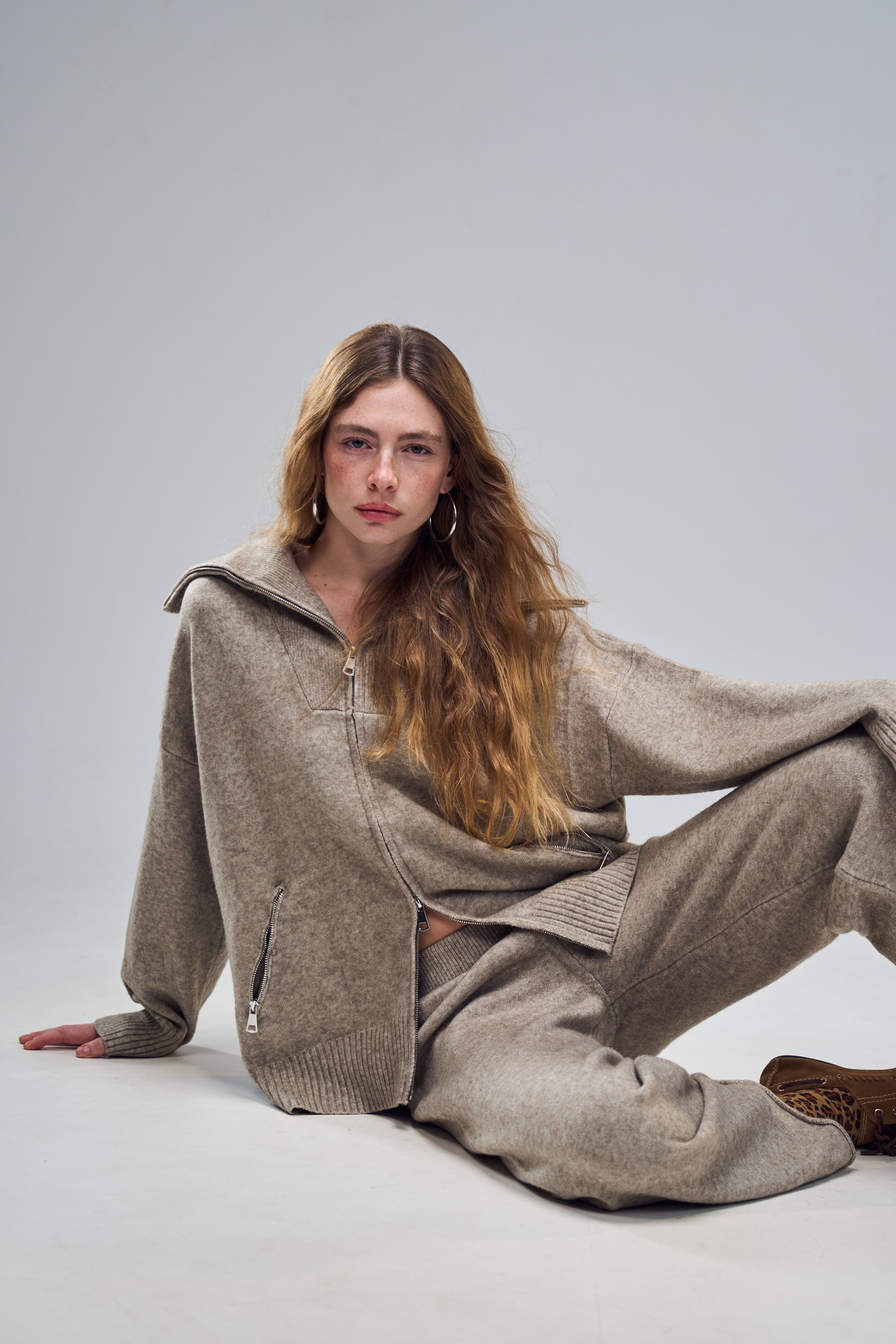 חליפת סריג היילי דבש