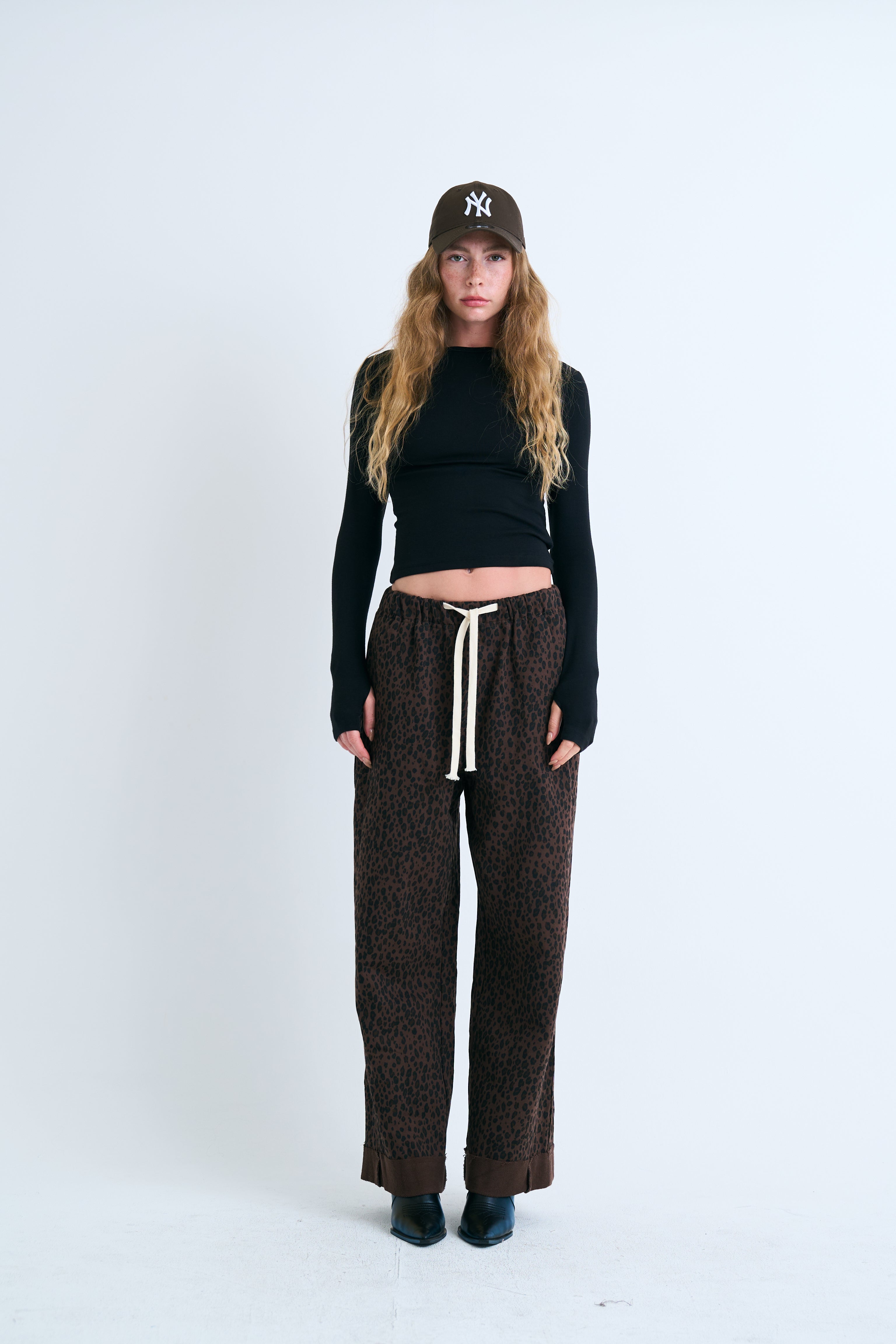 מכנס איידן חום כהה