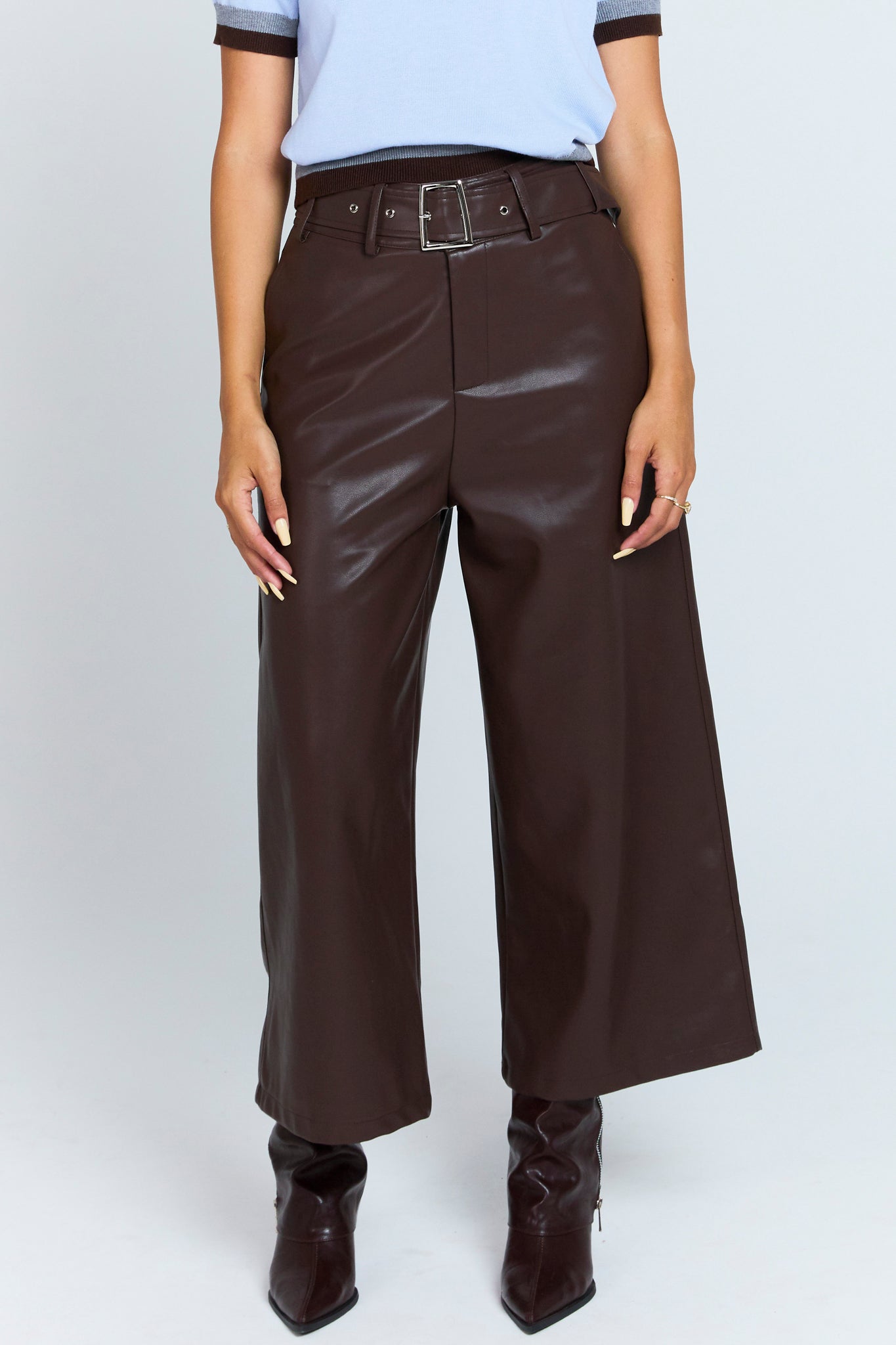 מכנס צוף דמוי עור חום