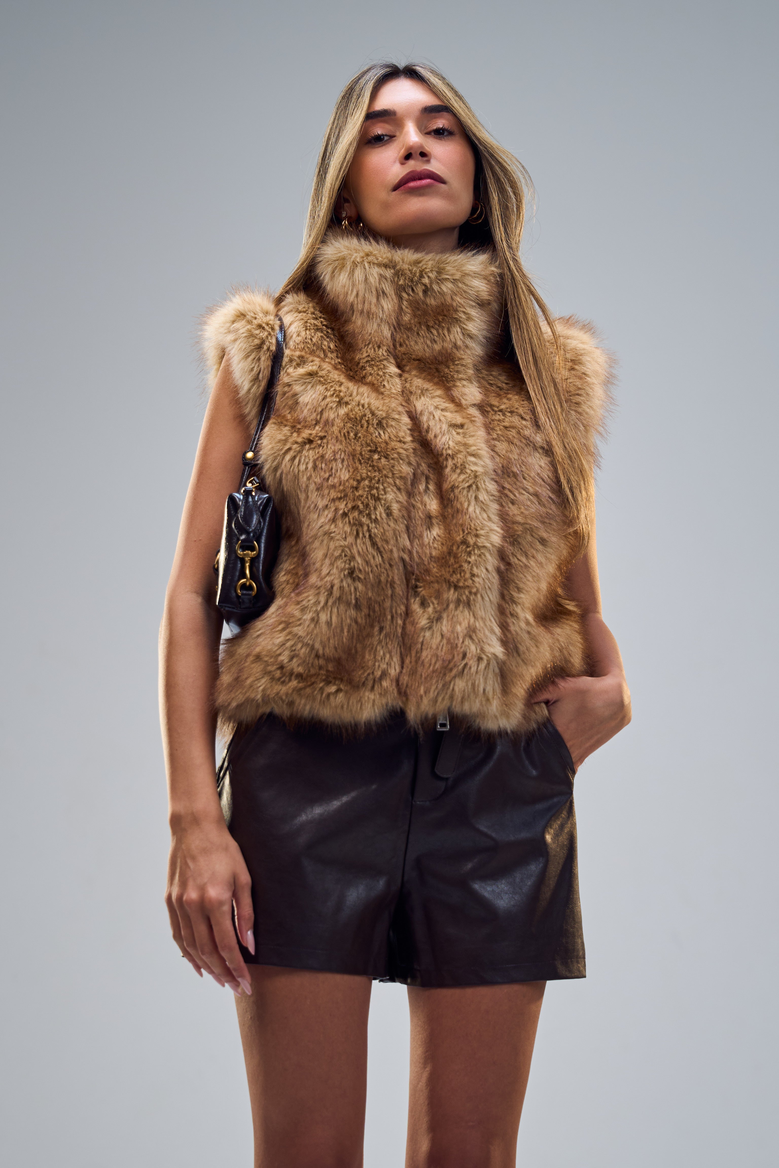 וסט לואיזה קאמל