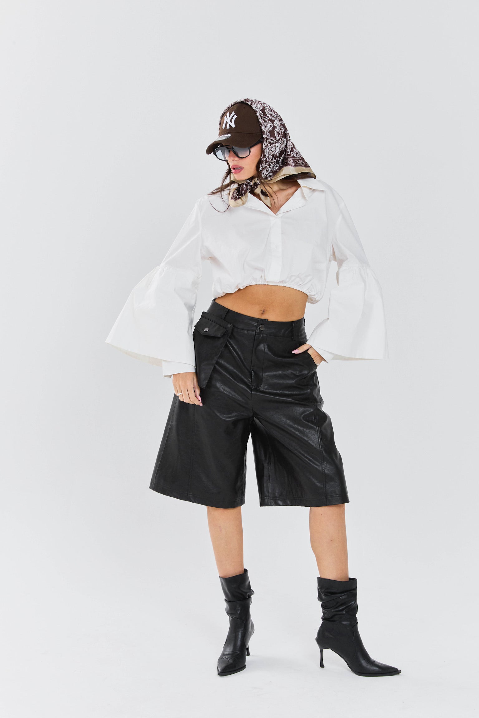 מכנס סאני דמוי עור שחור