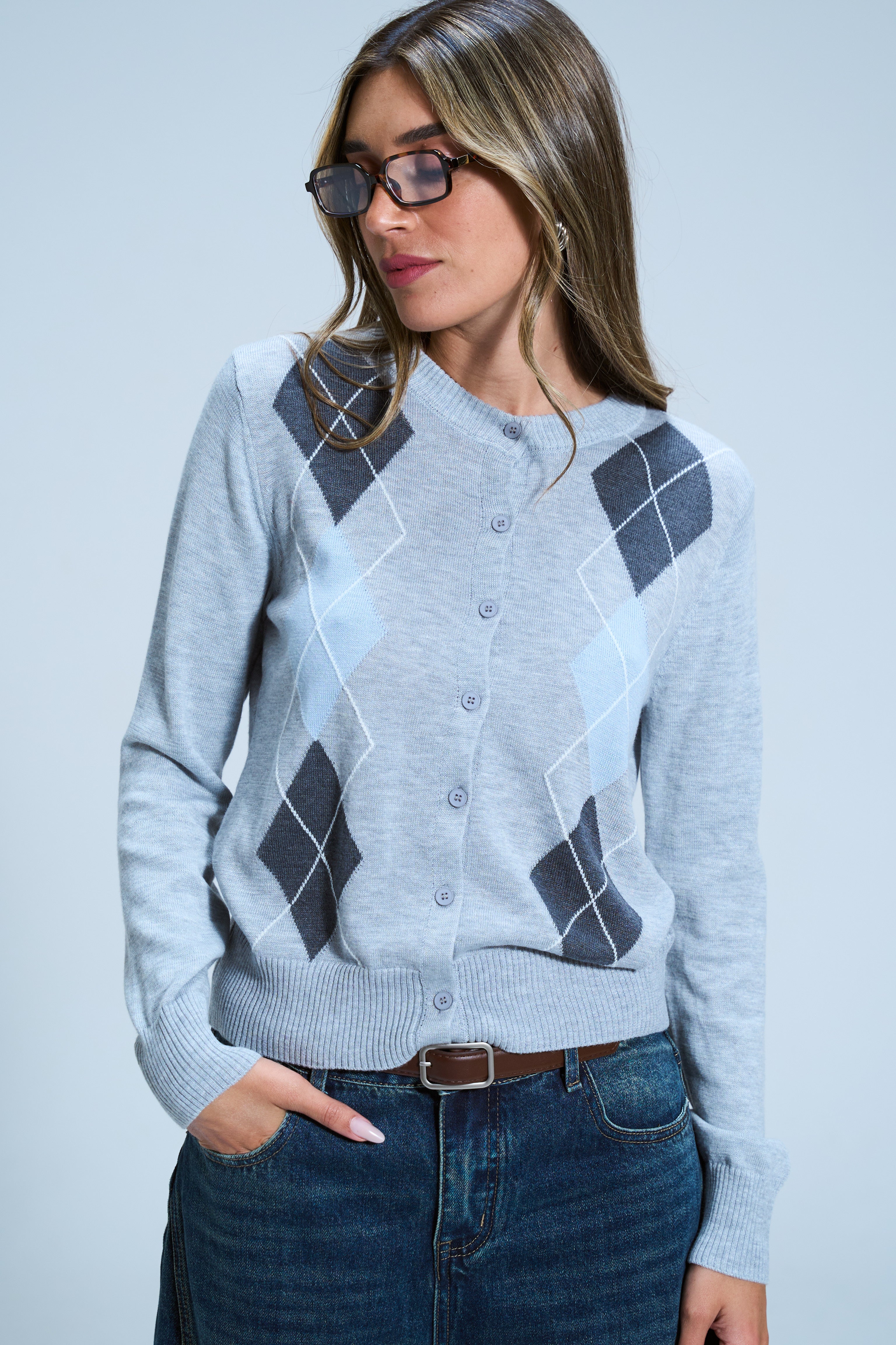 קרדיגן מיי אפור