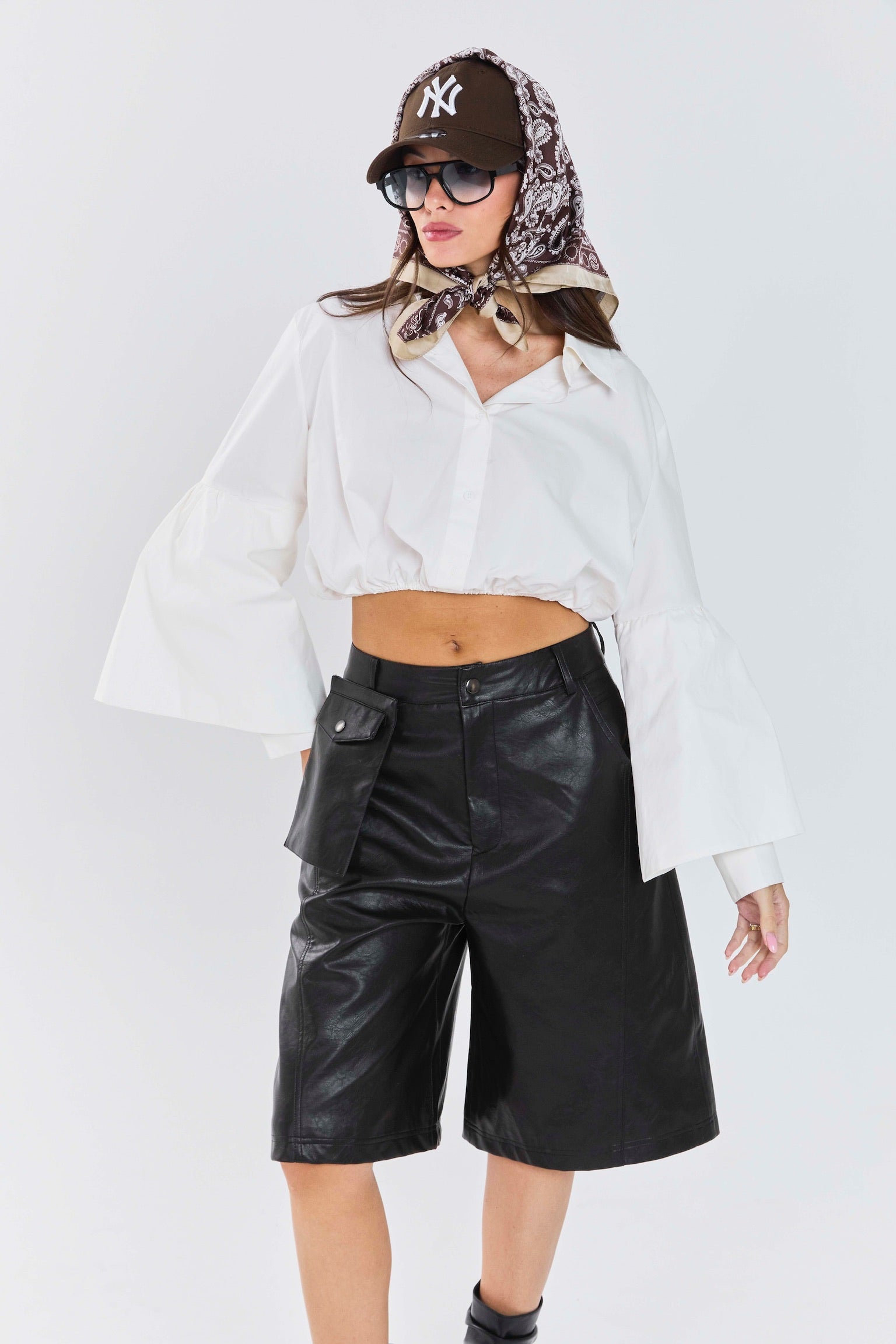 מכנס סאני דמוי עור שחור