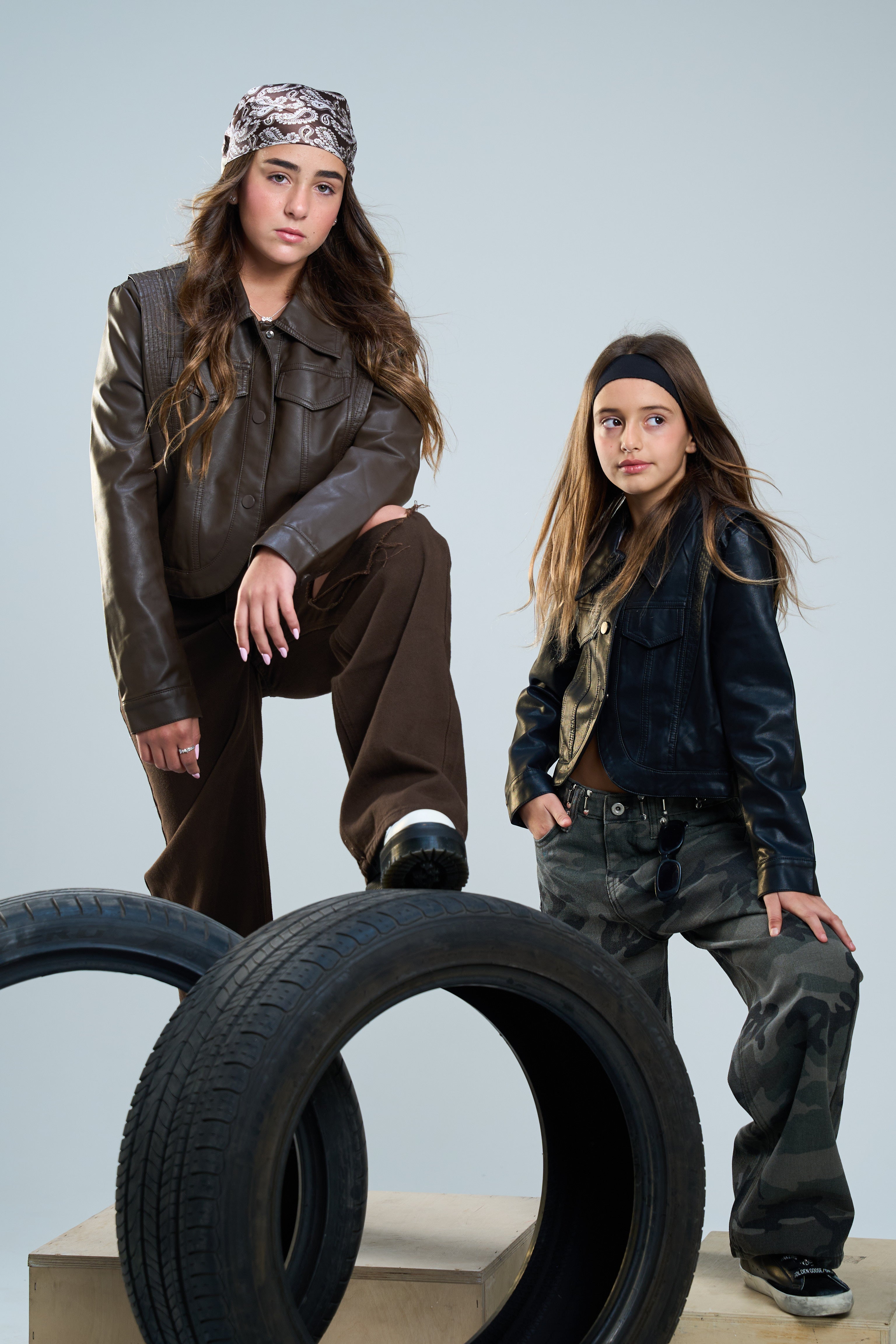 ג׳קט גאיה דמוי עור שחור