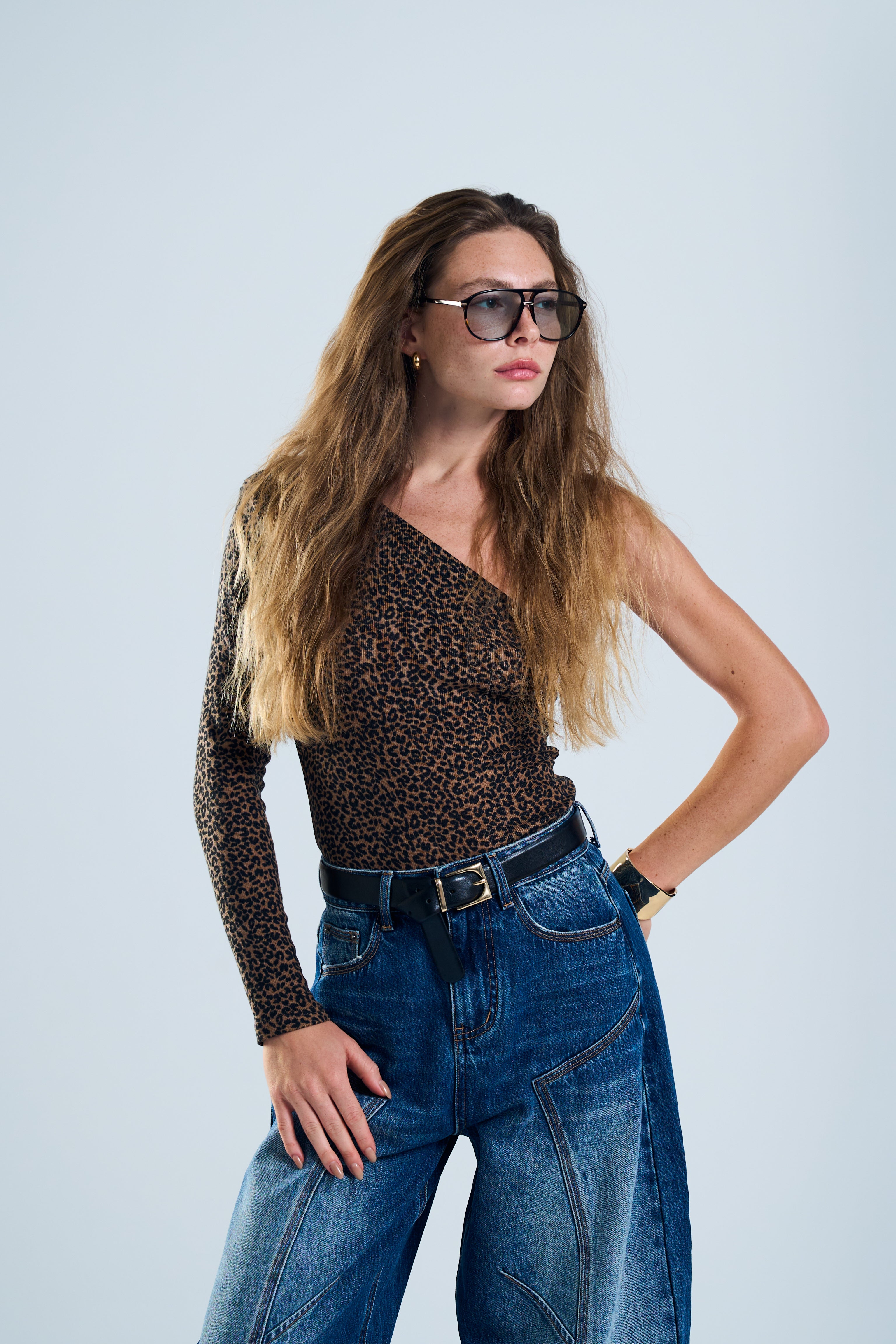 חולצת זיו חום