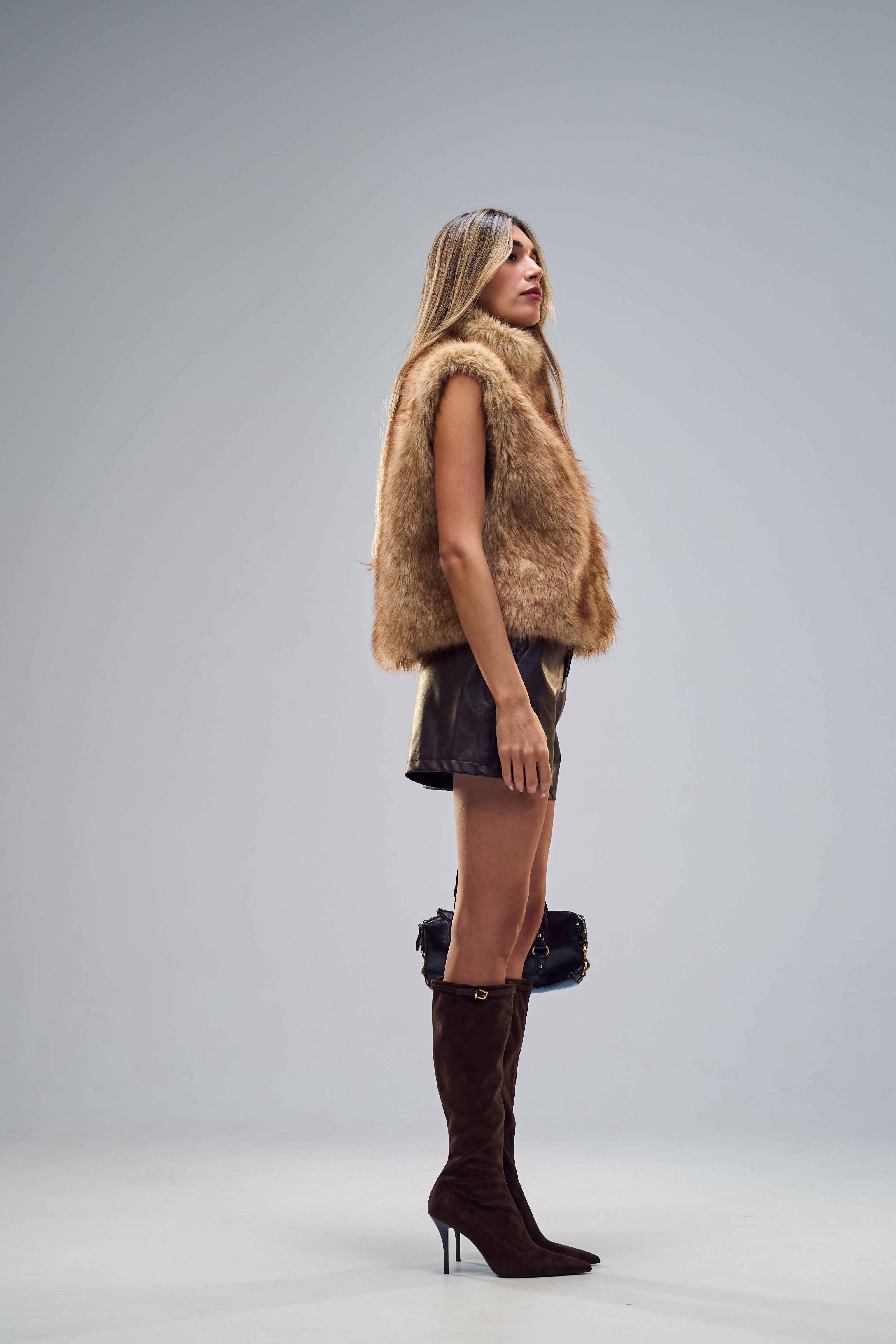 וסט לואיזה קאמל