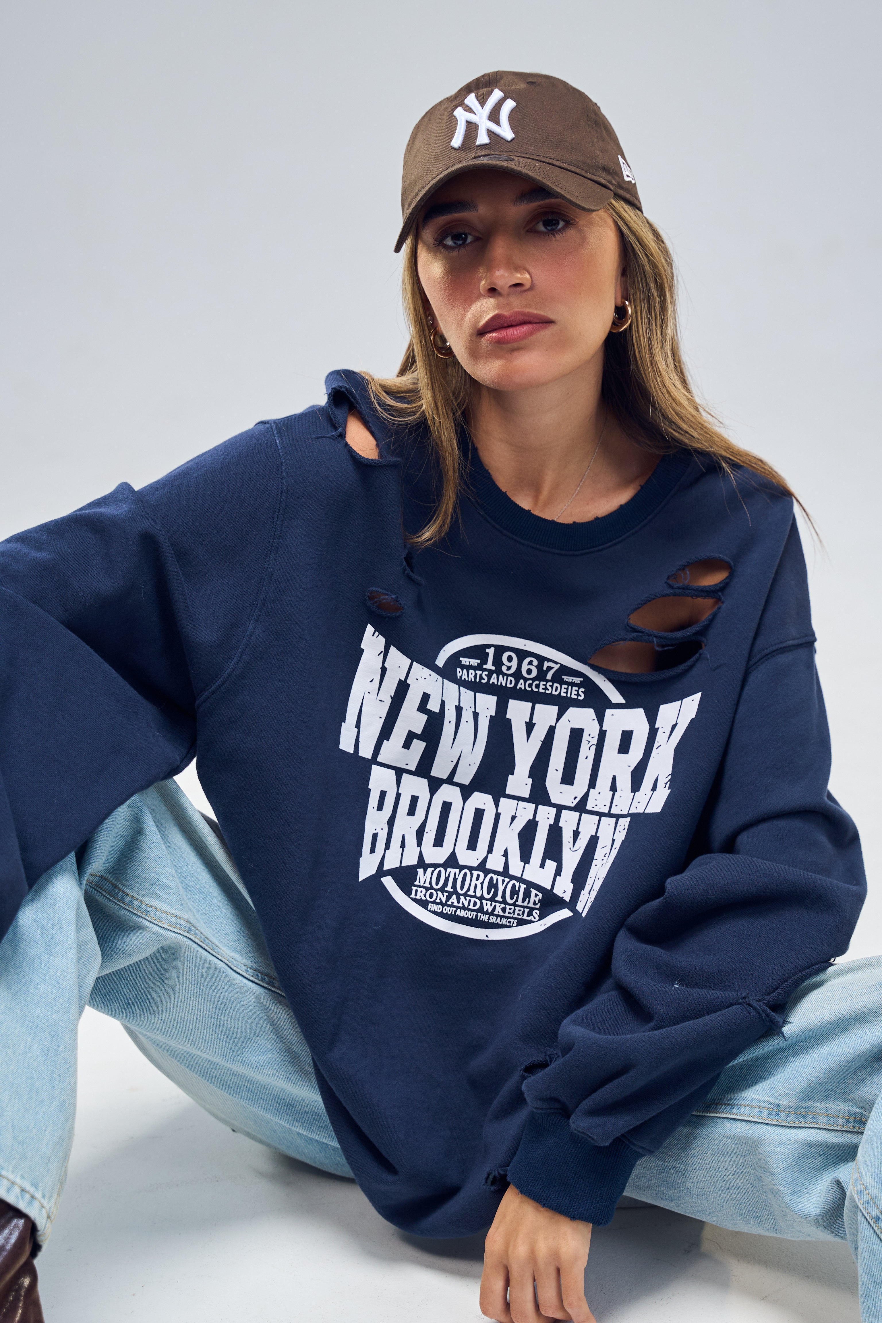 סווצר בל כחול