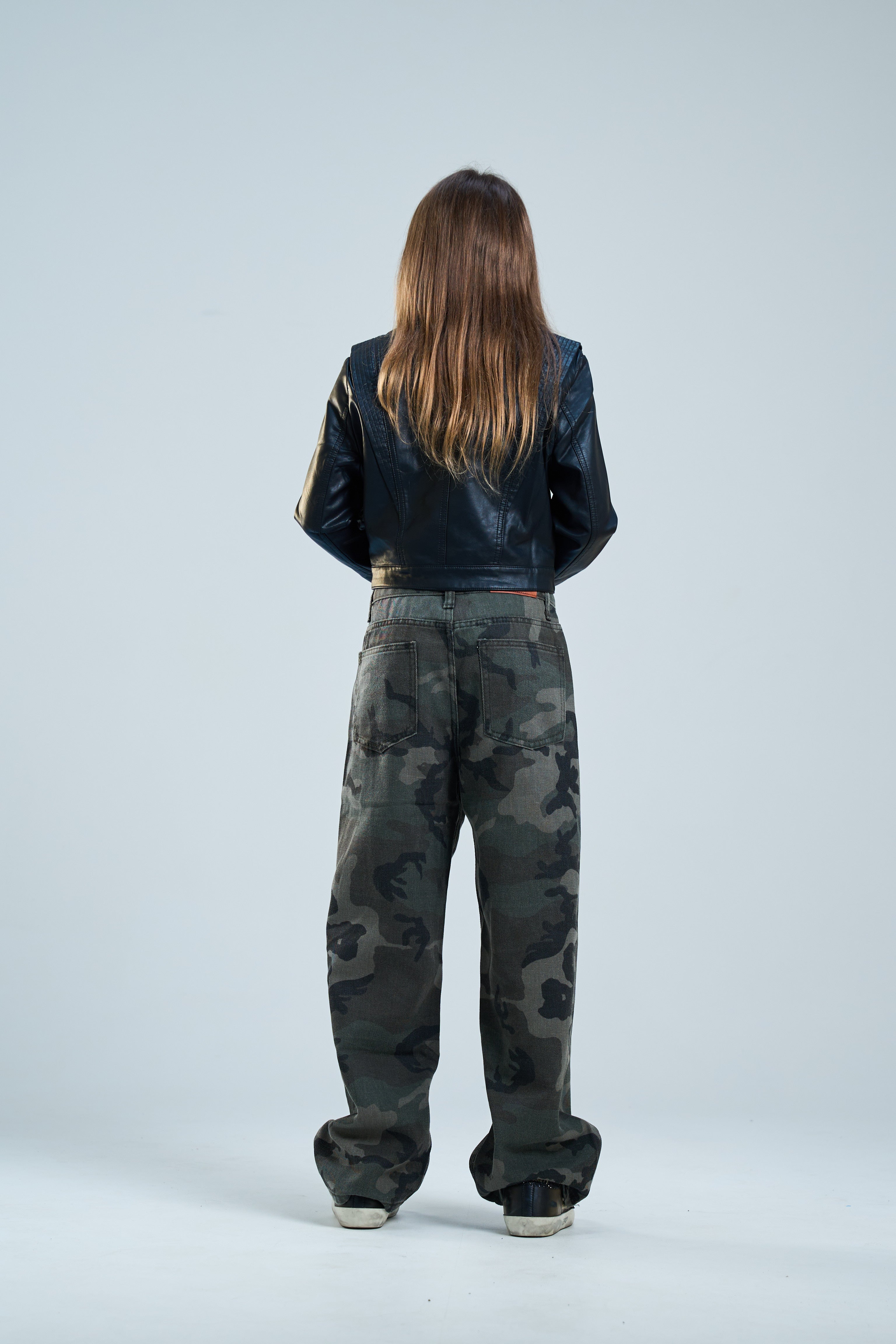 ג׳קט גאיה דמוי עור שחור