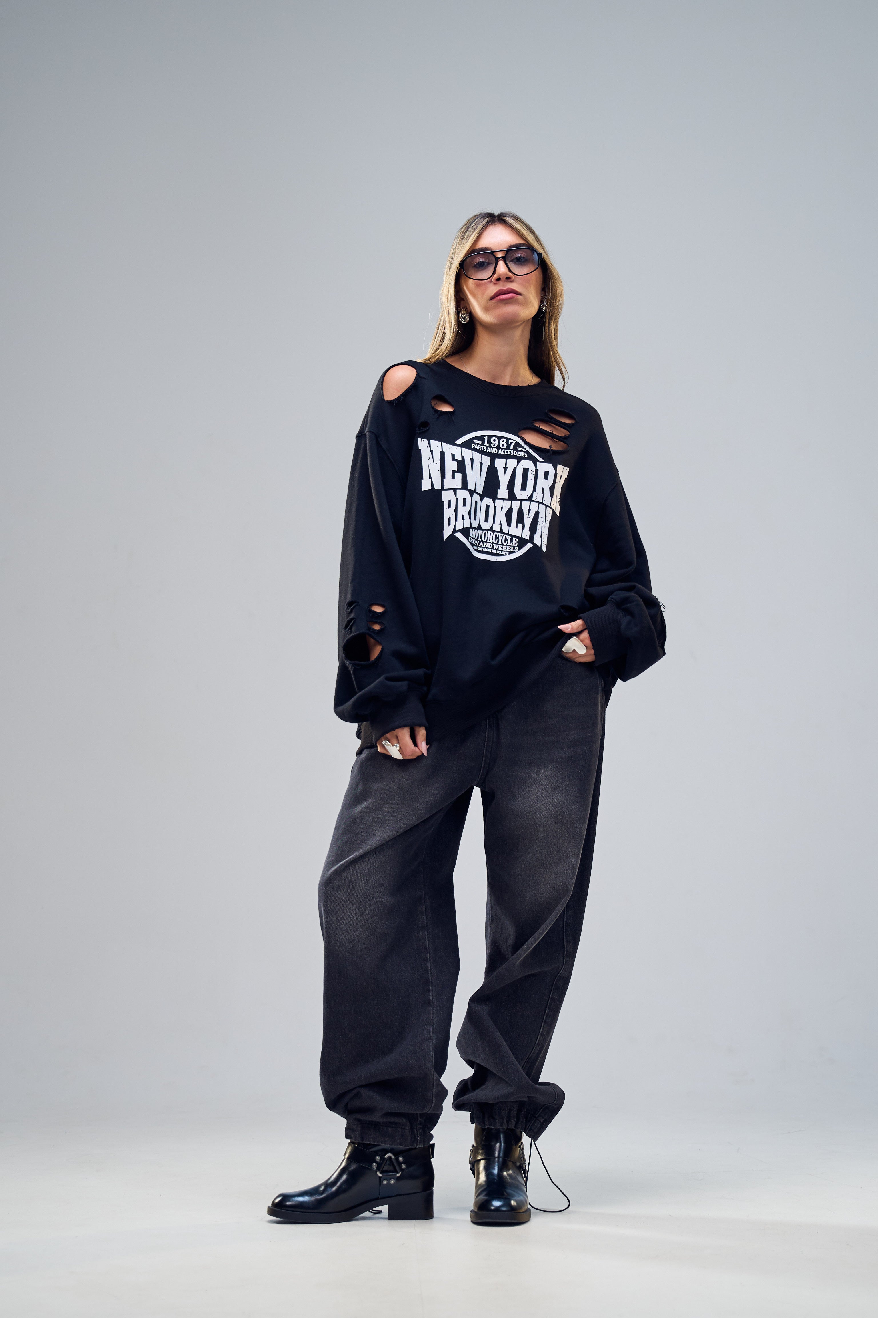 סווצר בל שחור