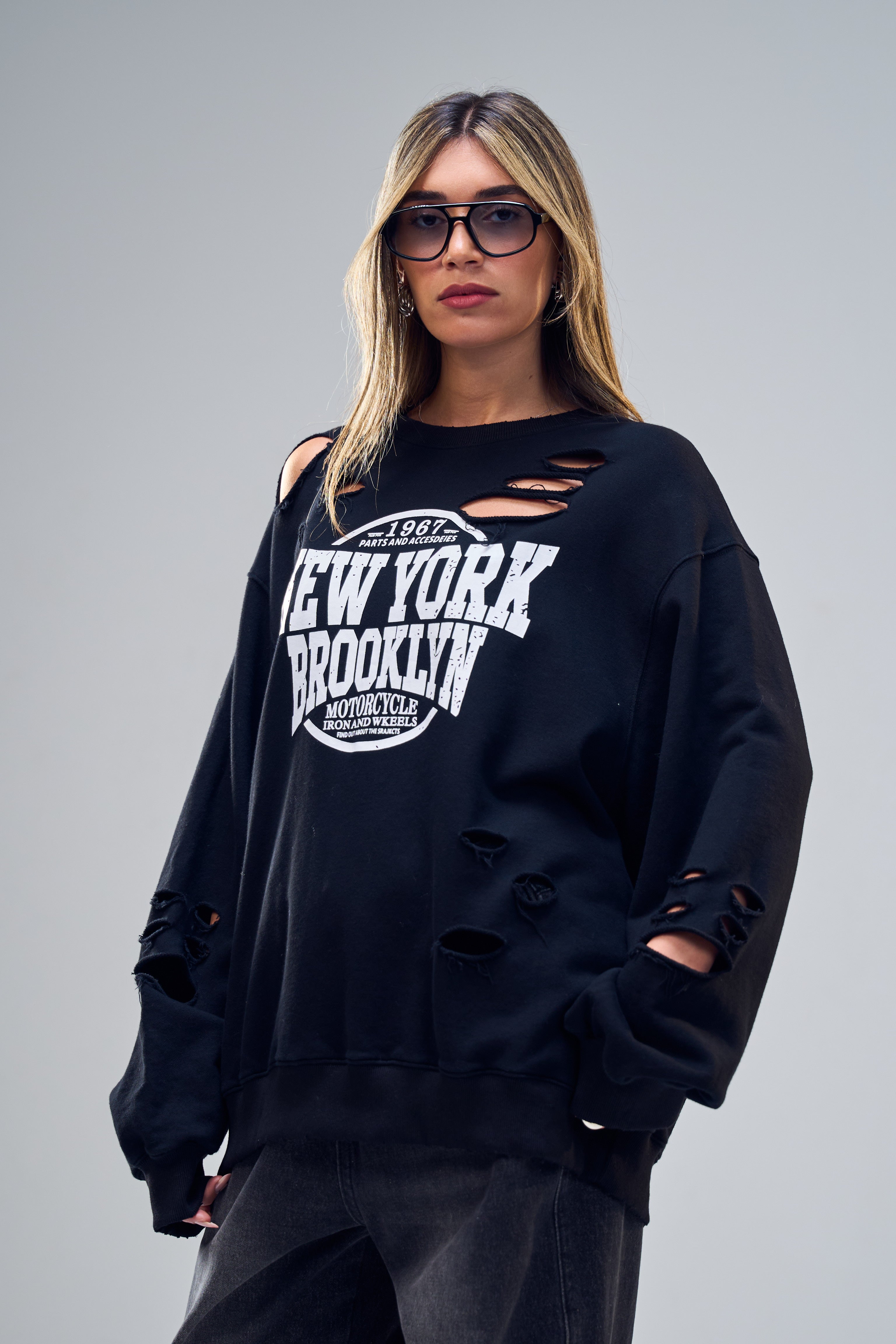 סווצר בל שחור