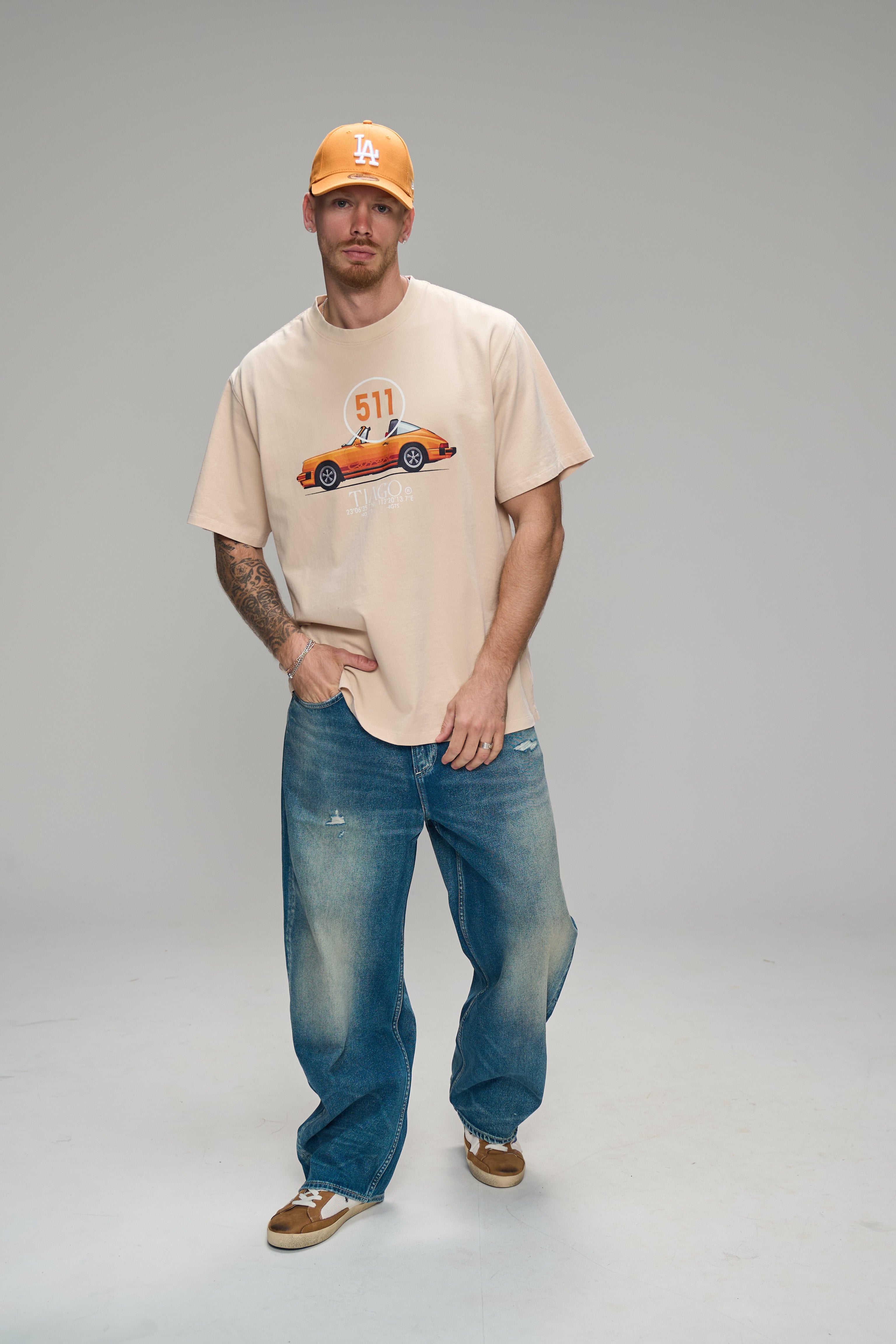 חולצת קווין בג